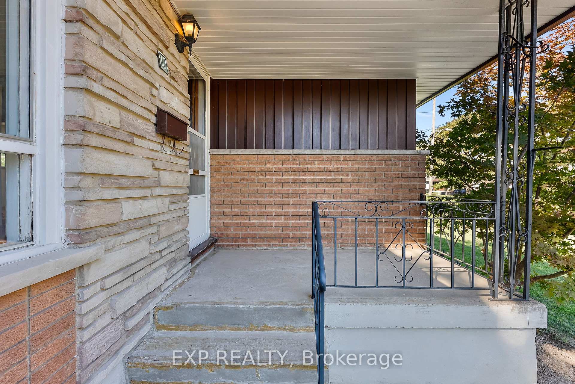 Photo 5 of 10 Harcove Street, St. Catharines, Vine/Linwell — HOMEH