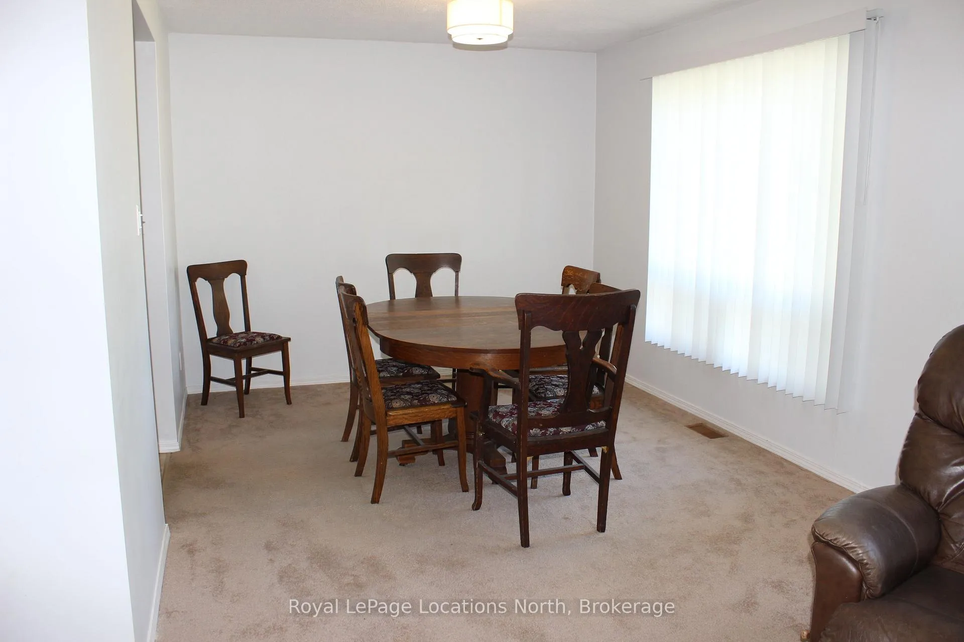 Photo 5 of 112 Smallman Drive, Wasaga Beach — HOMEH