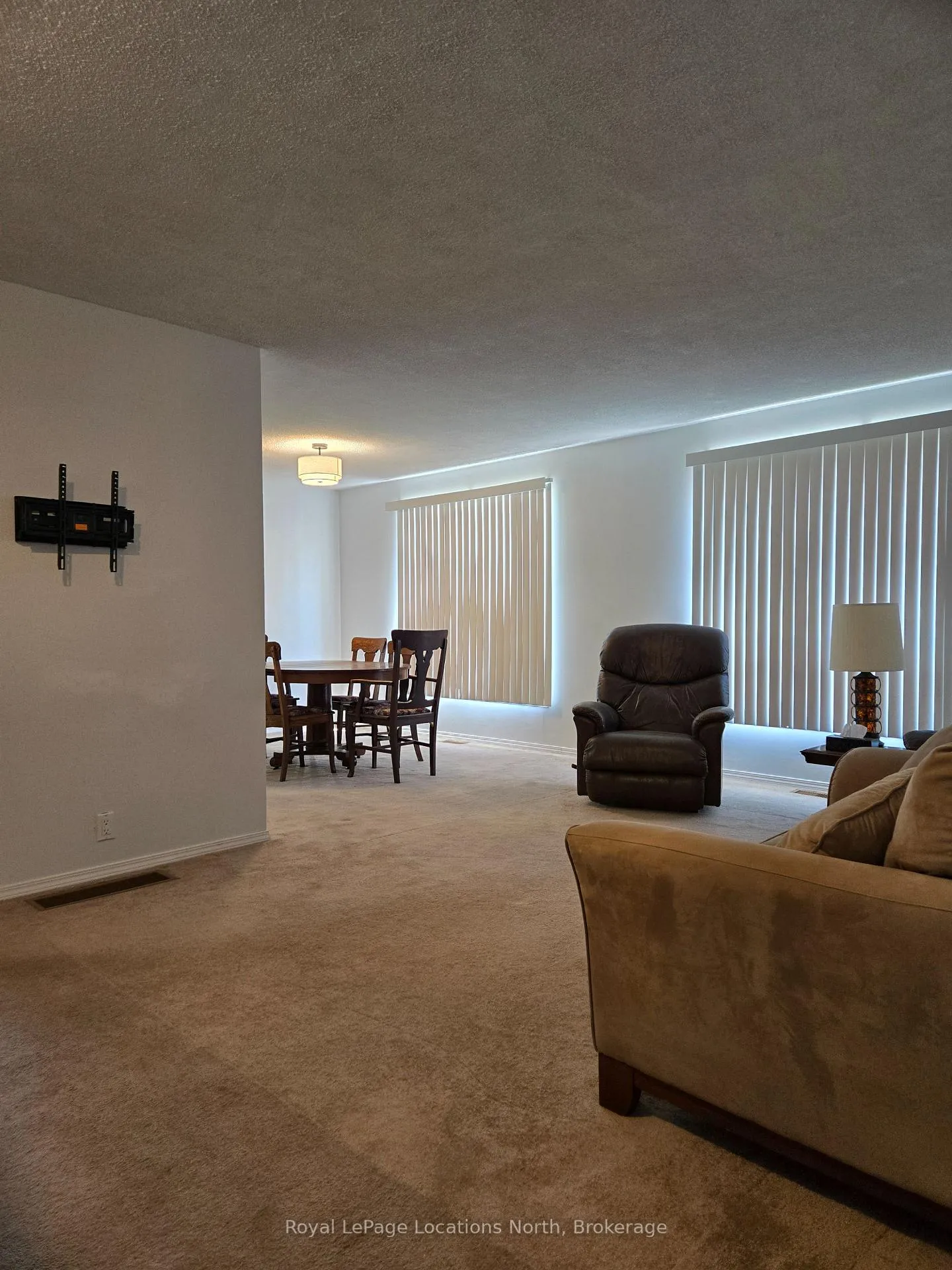 Photo 6 of 112 Smallman Drive, Wasaga Beach — HOMEH