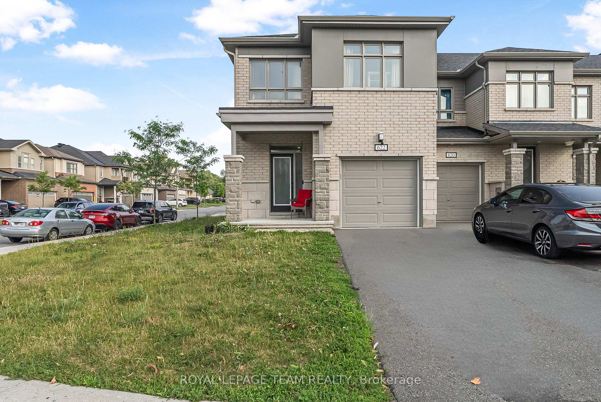 Front of 622 Parade Drive