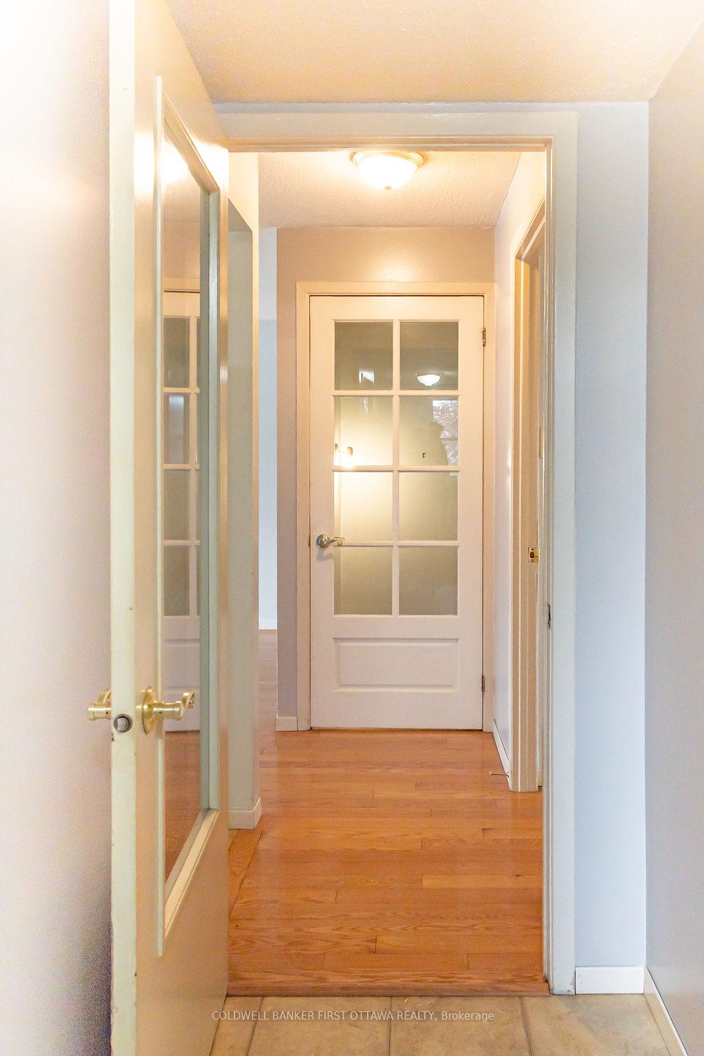 Photo 4 of 57 Benlea Drive, Ottawa, Tanglewood — HOMEH