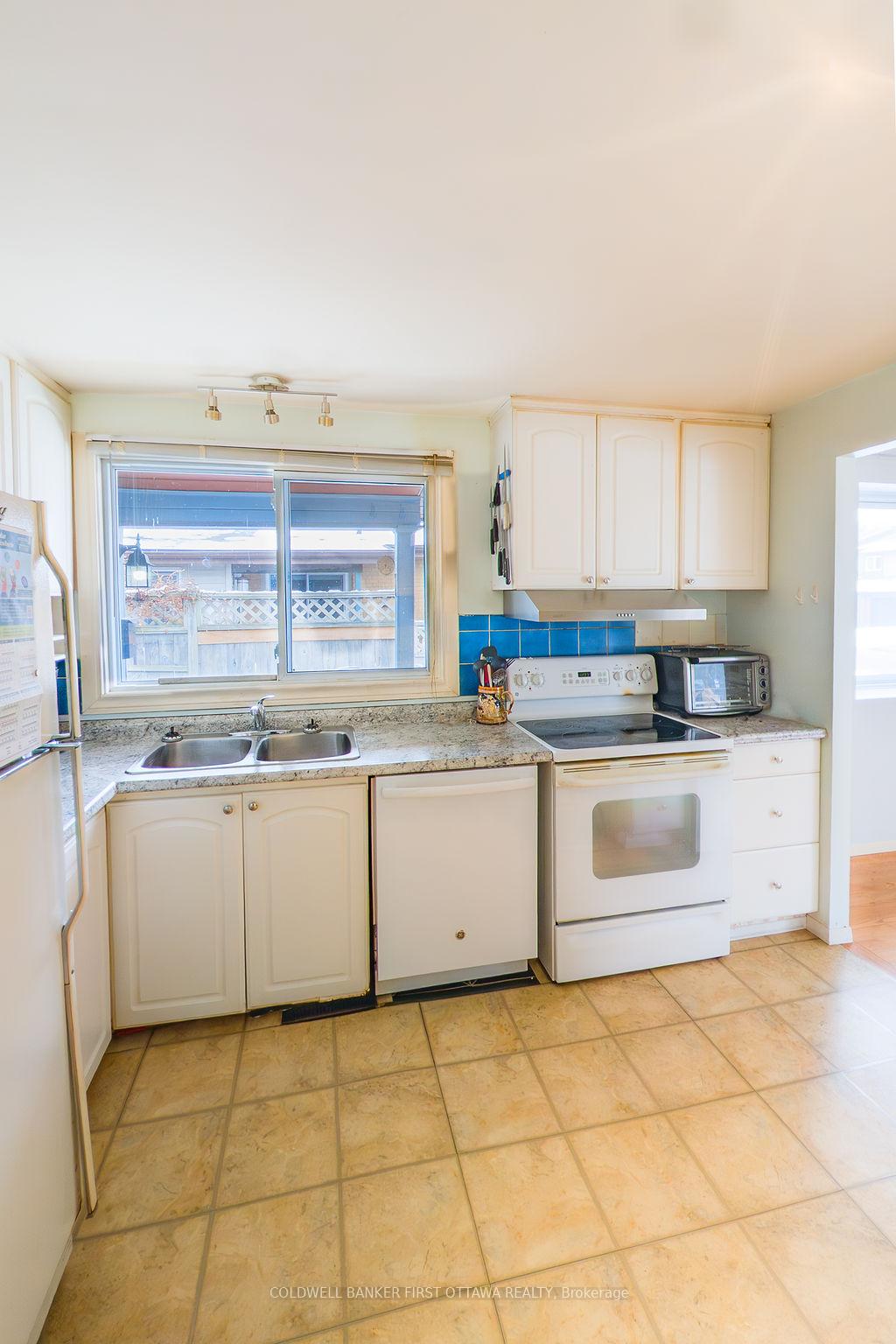 Photo 6 of 57 Benlea Drive, Ottawa, Tanglewood — HOMEH