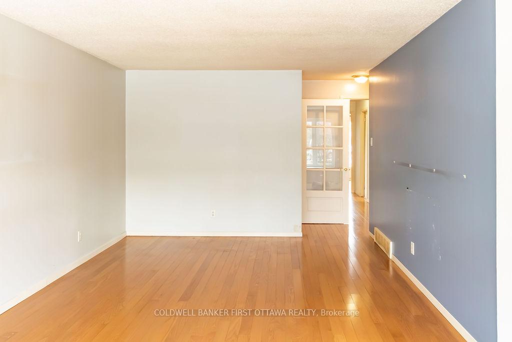 Photo 10 of 57 Benlea Drive, Ottawa, Tanglewood — HOMEH