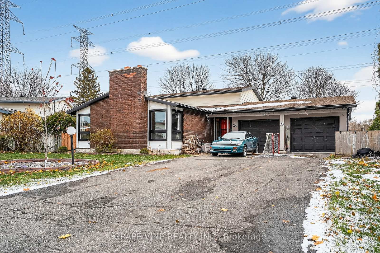 Photo 3 of 24 Lansfield Way, Ottawa, Tanglewood — HOMEH