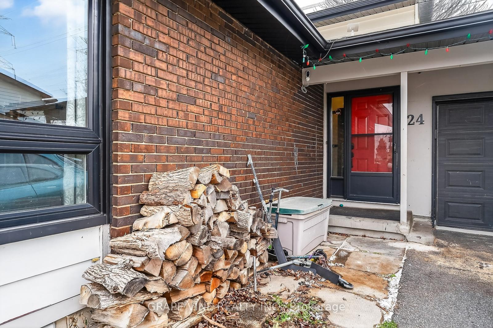 Photo 4 of 24 Lansfield Way, Ottawa, Tanglewood — HOMEH