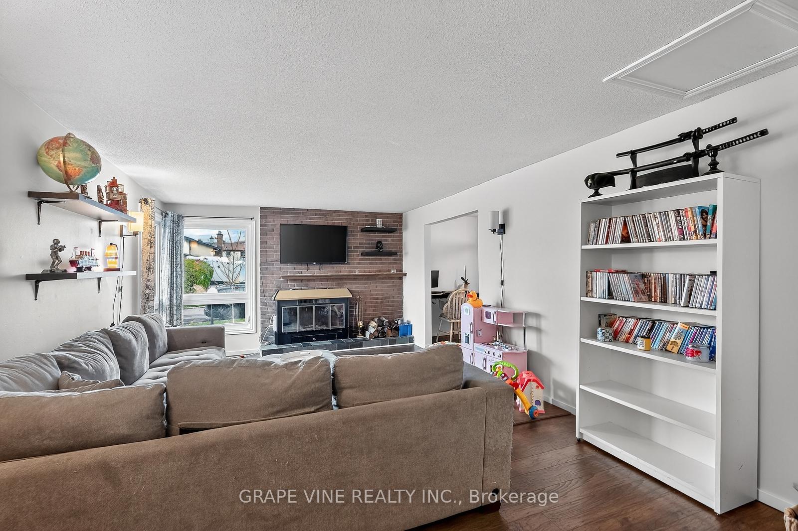 Photo 7 of 24 Lansfield Way, Ottawa, Tanglewood — HOMEH