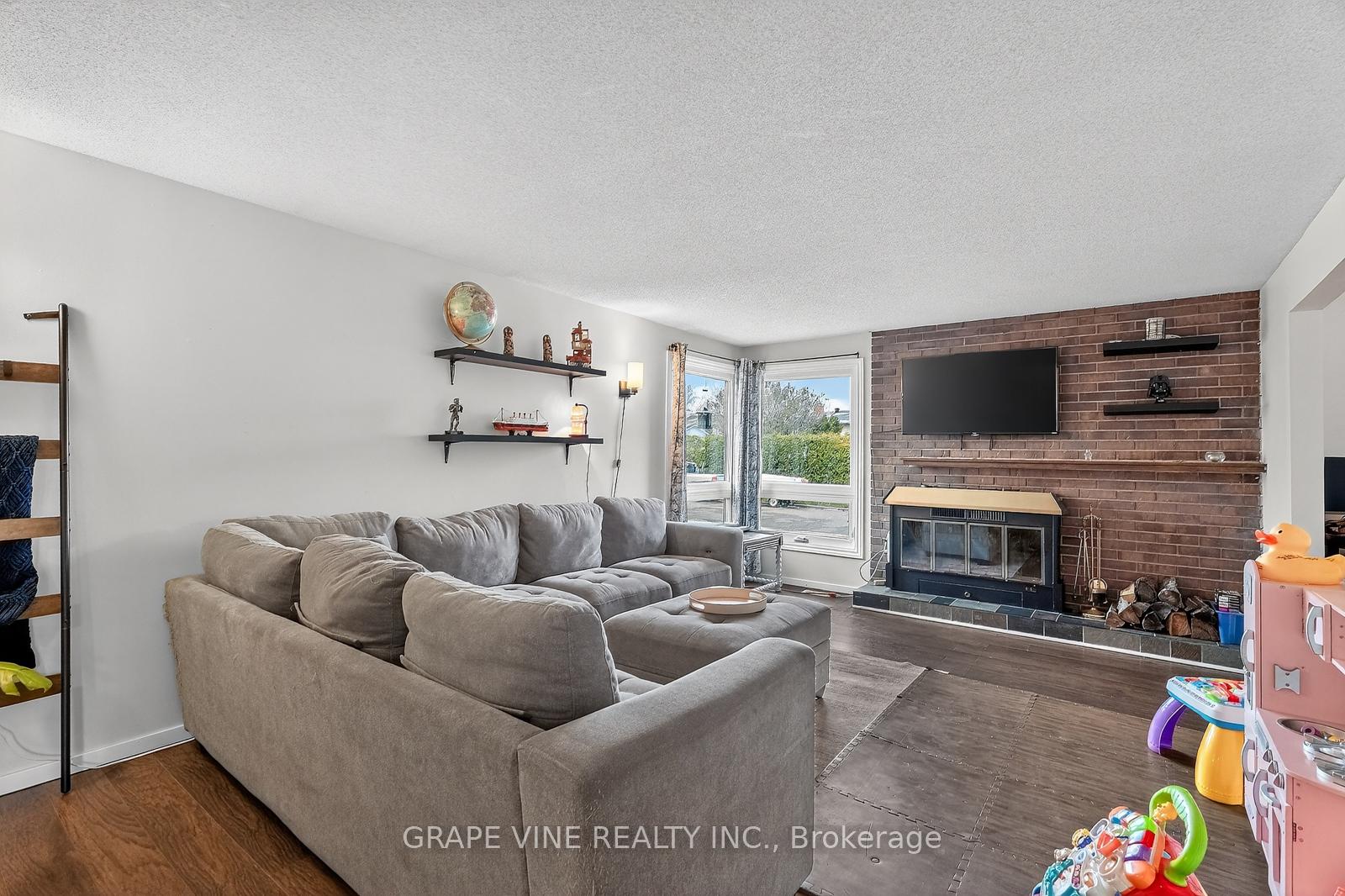Photo 8 of 24 Lansfield Way, Ottawa, Tanglewood — HOMEH