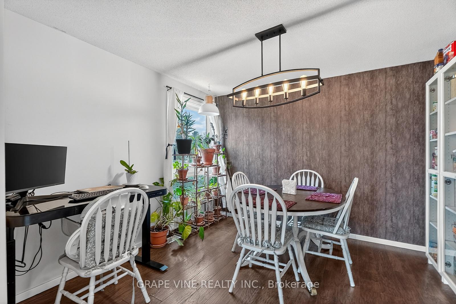 Photo 11 of 24 Lansfield Way, Ottawa, Tanglewood — HOMEH