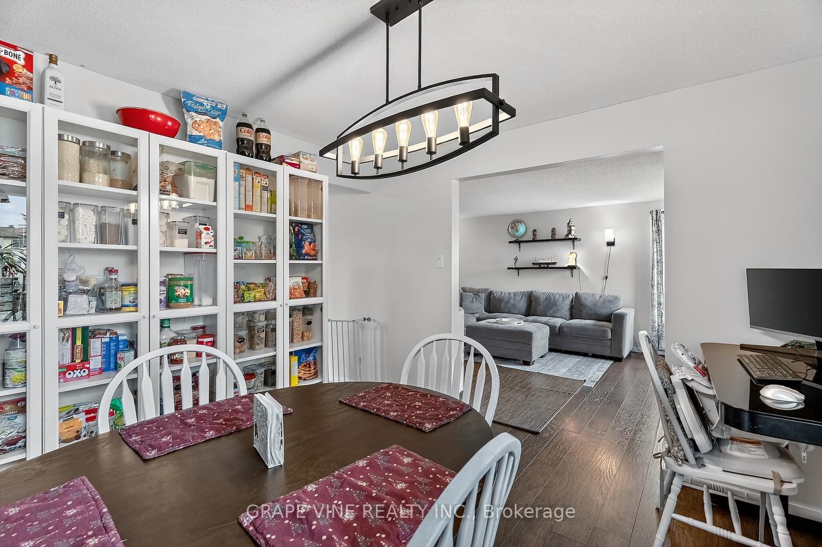 Photo 12 of 24 Lansfield Way, Ottawa, Tanglewood — HOMEH
