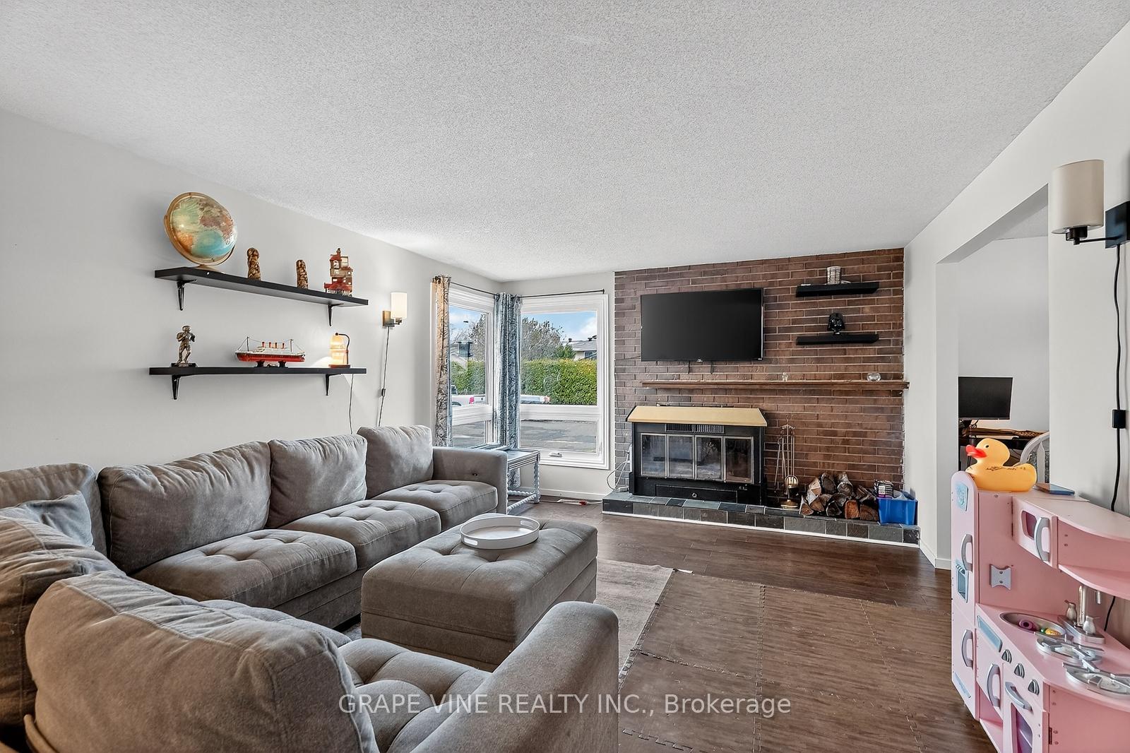 Photo 13 of 24 Lansfield Way, Ottawa, Tanglewood — HOMEH