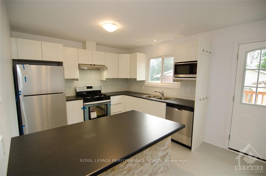 Photo 6 of Unit B, 111 Dalehurst Drive, Ottawa, Tanglewood — HOMEH