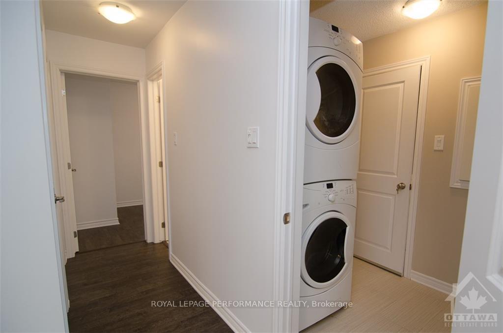 Photo 10 of Unit B, 111 Dalehurst Drive, Ottawa, Tanglewood — HOMEH