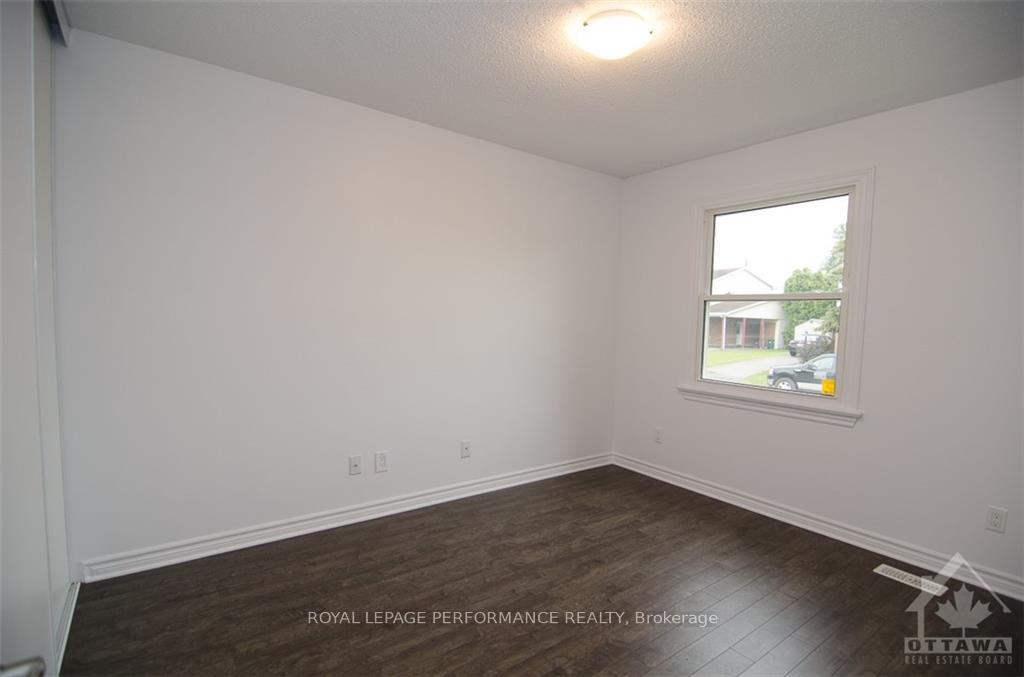 Photo 12 of Unit B, 111 Dalehurst Drive, Ottawa, Tanglewood — HOMEH