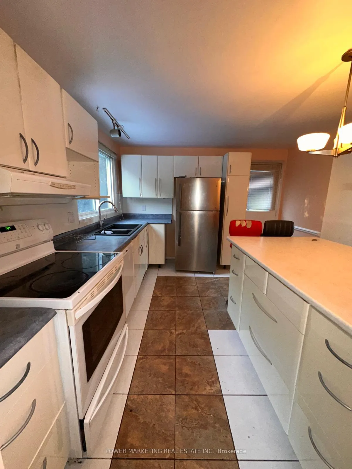 Photo 24 of 19 Brydon Court, Ottawa, Tanglewood — HOMEH