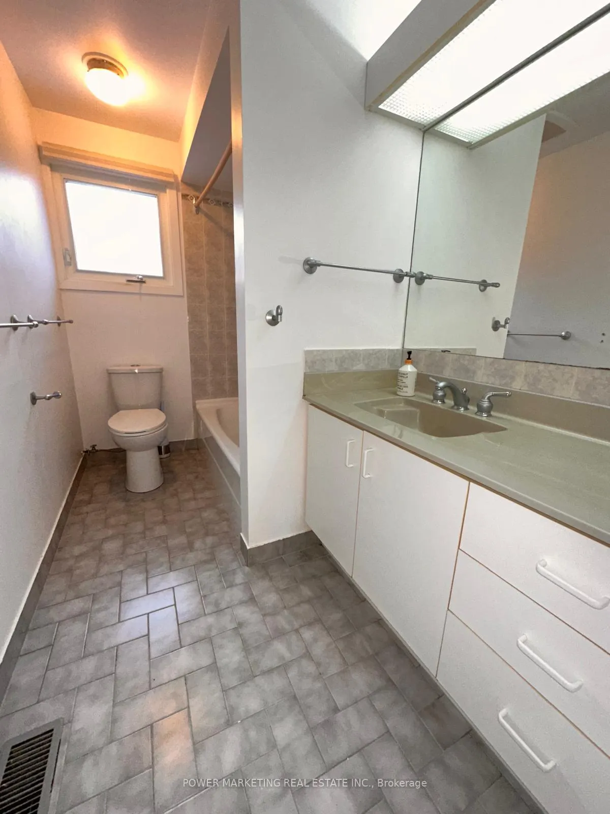 Photo 48 of 19 Brydon Court, Ottawa, Tanglewood — HOMEH