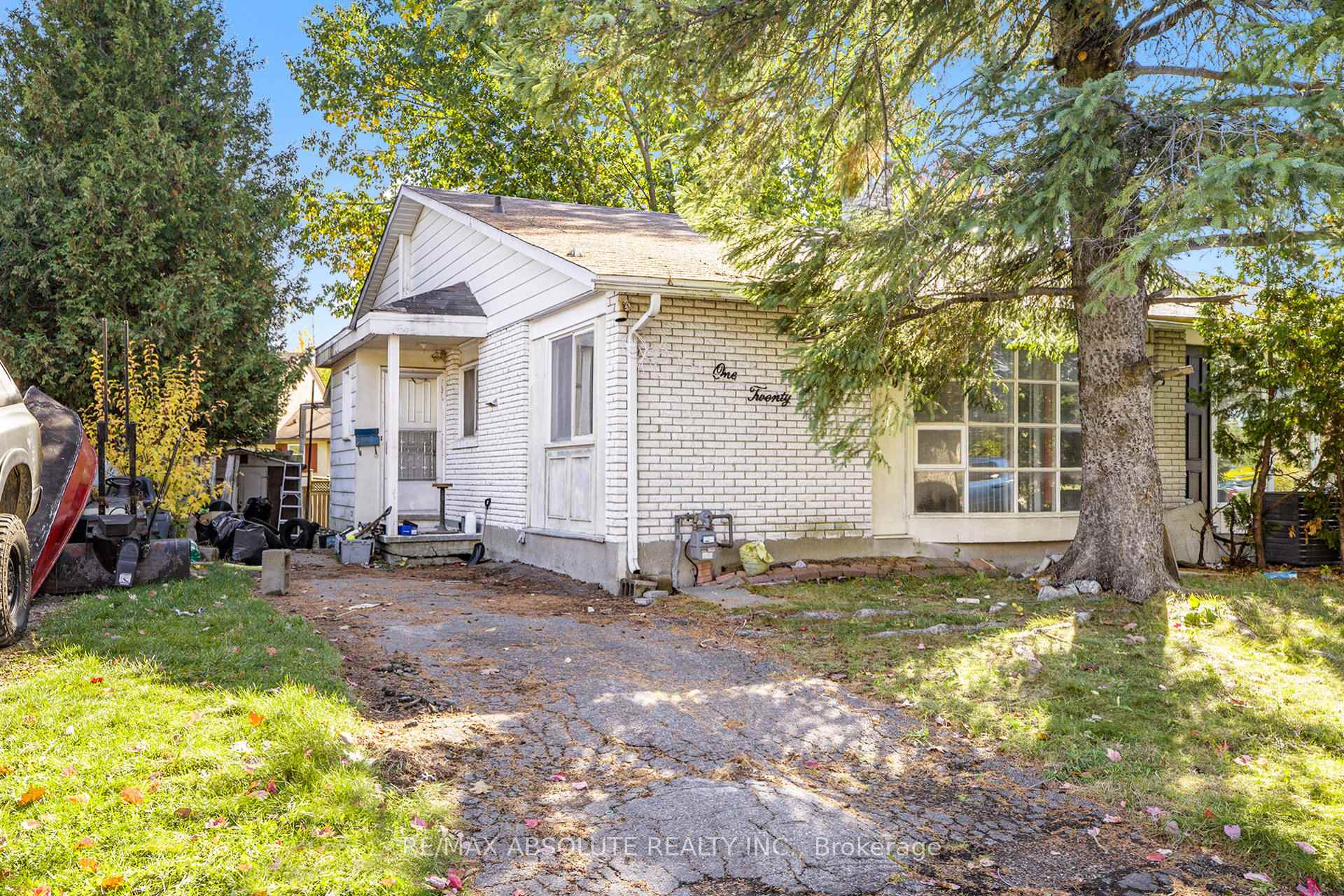 Front of 120 Woodfield Drive