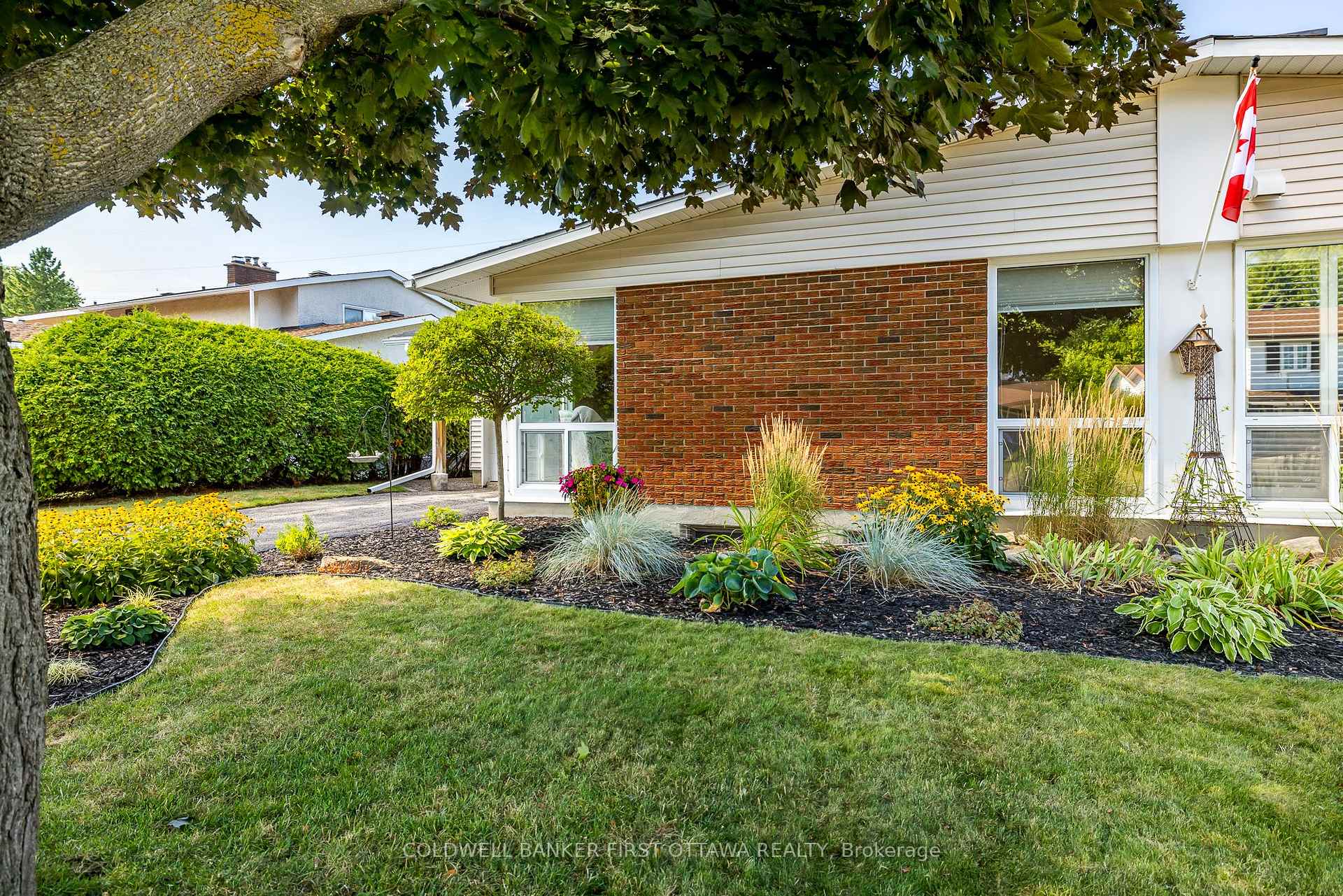 Photo 2 of 48 Downsview Crescent, Ottawa, Tanglewood — HOMEH