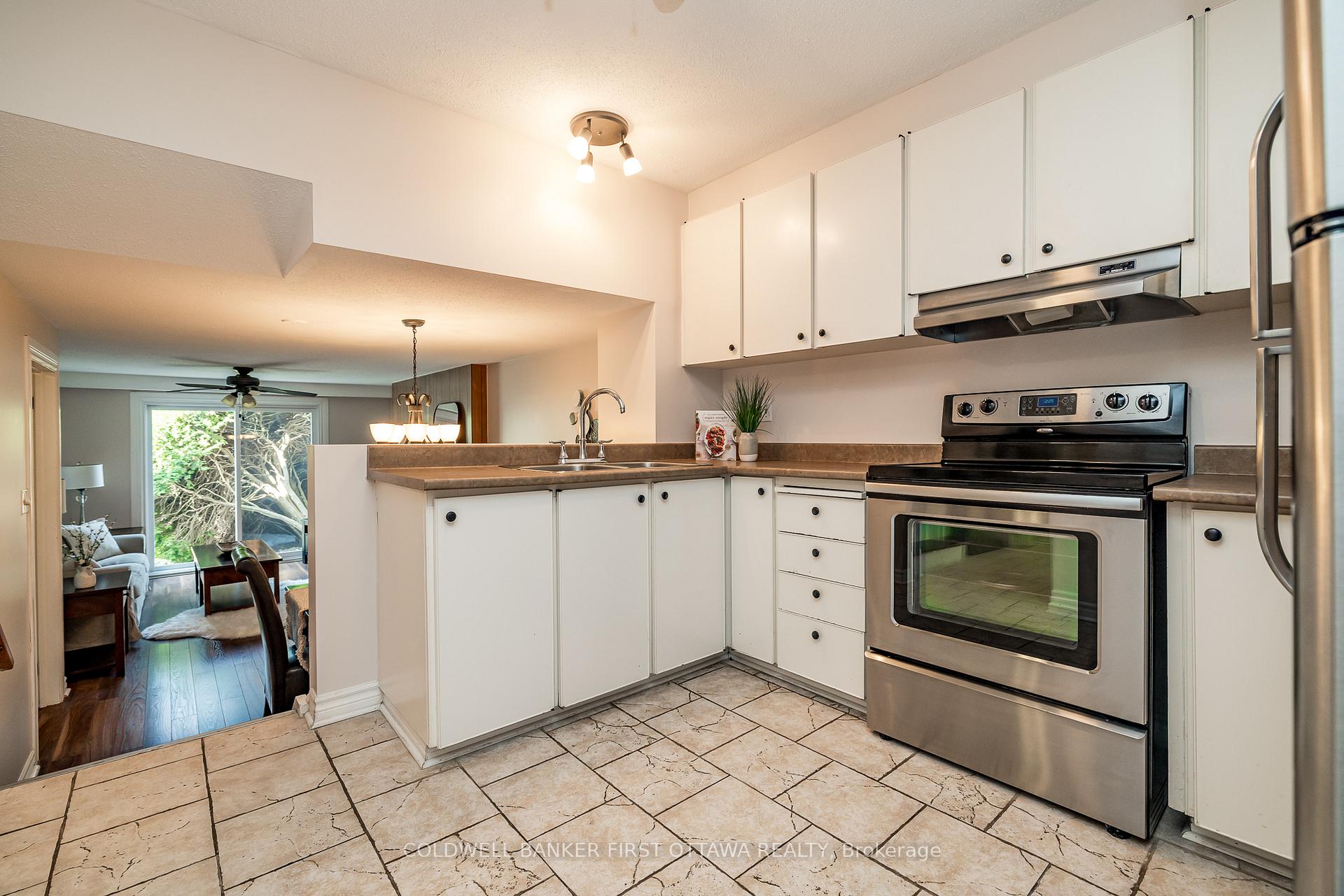 Photo 12 of 48 Downsview Crescent, Ottawa, Tanglewood — HOMEH