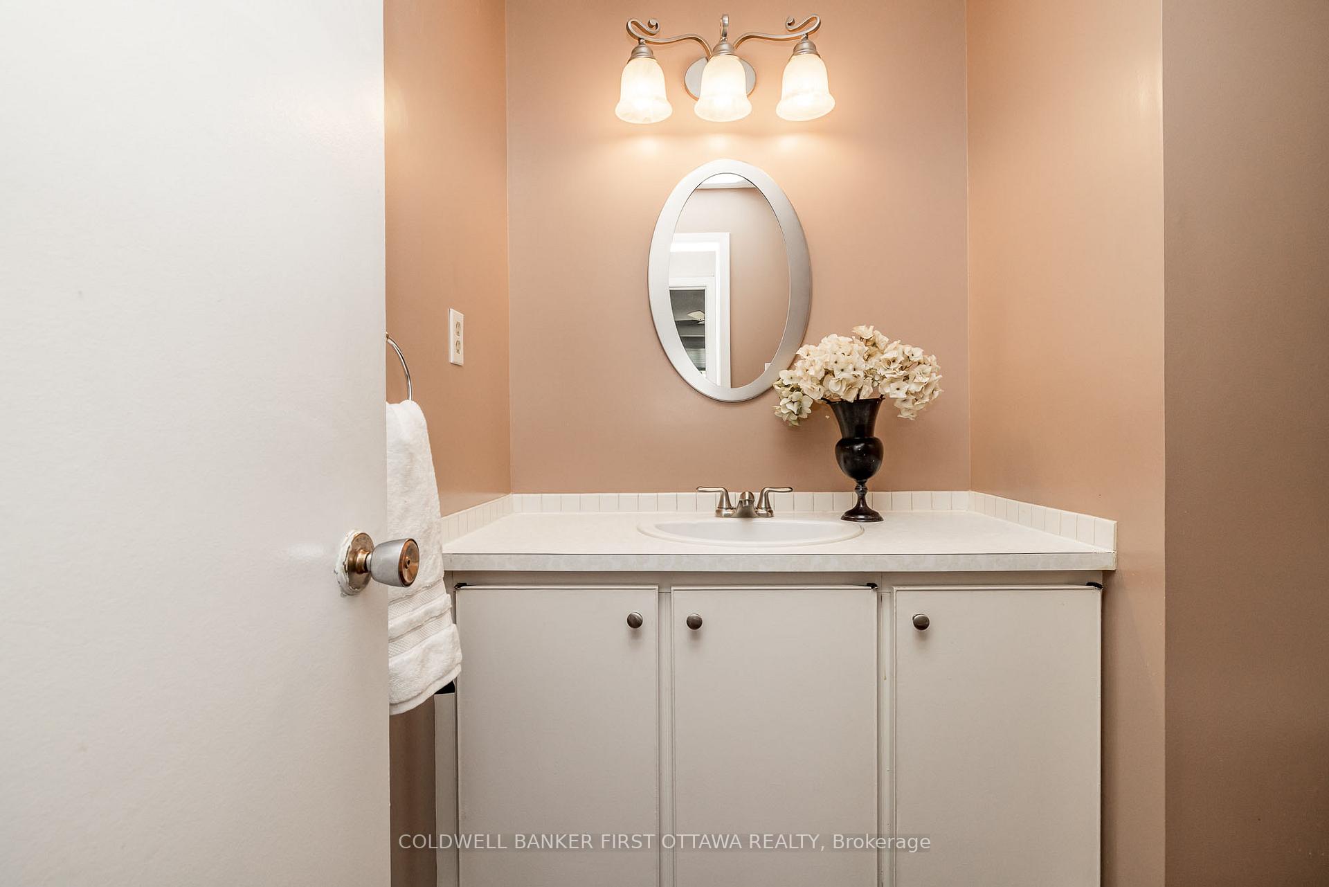 Photo 19 of 48 Downsview Crescent, Ottawa, Tanglewood — HOMEH