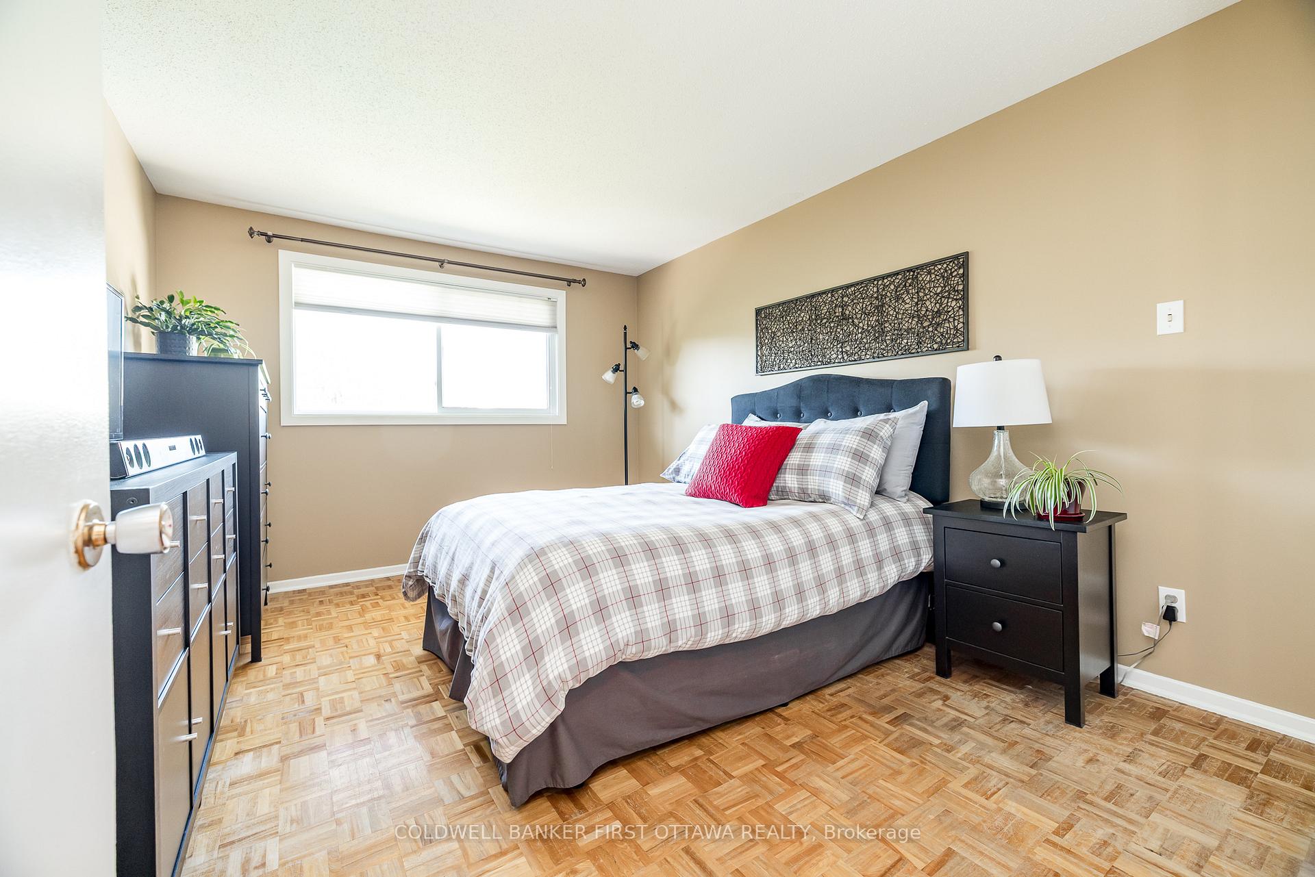 Photo 23 of 48 Downsview Crescent, Ottawa, Tanglewood — HOMEH