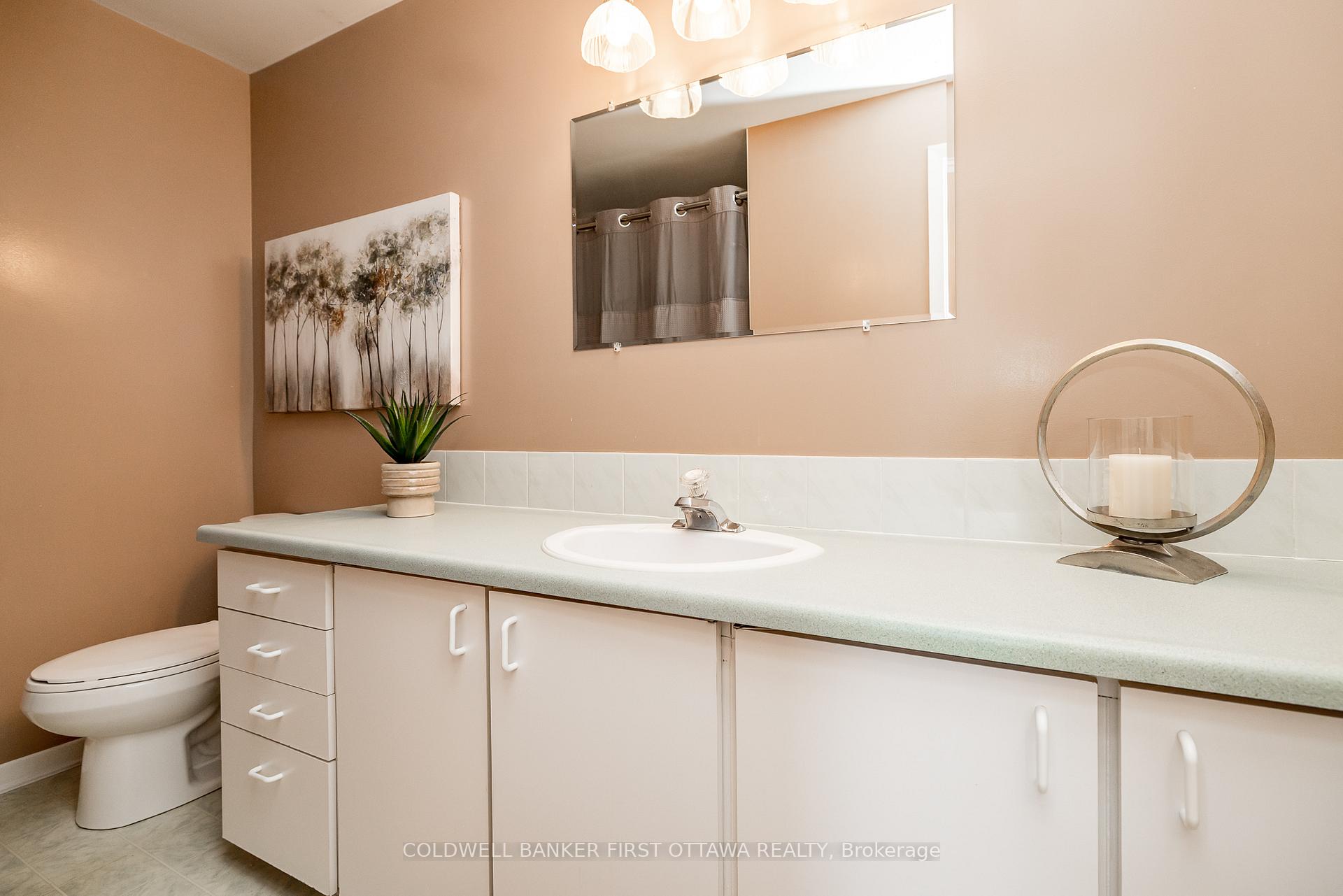 Photo 25 of 48 Downsview Crescent, Ottawa, Tanglewood — HOMEH