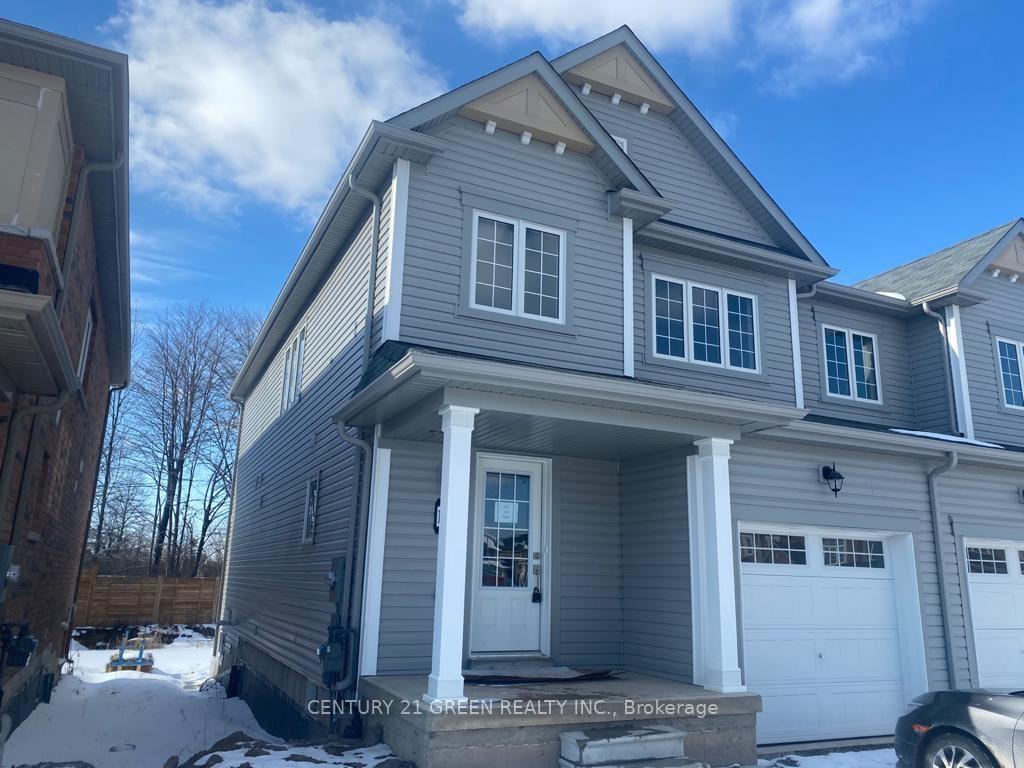 Photo 3 of 120 Esther Crescent, Thorold, Hurricane/Merrittville — HOMEH
