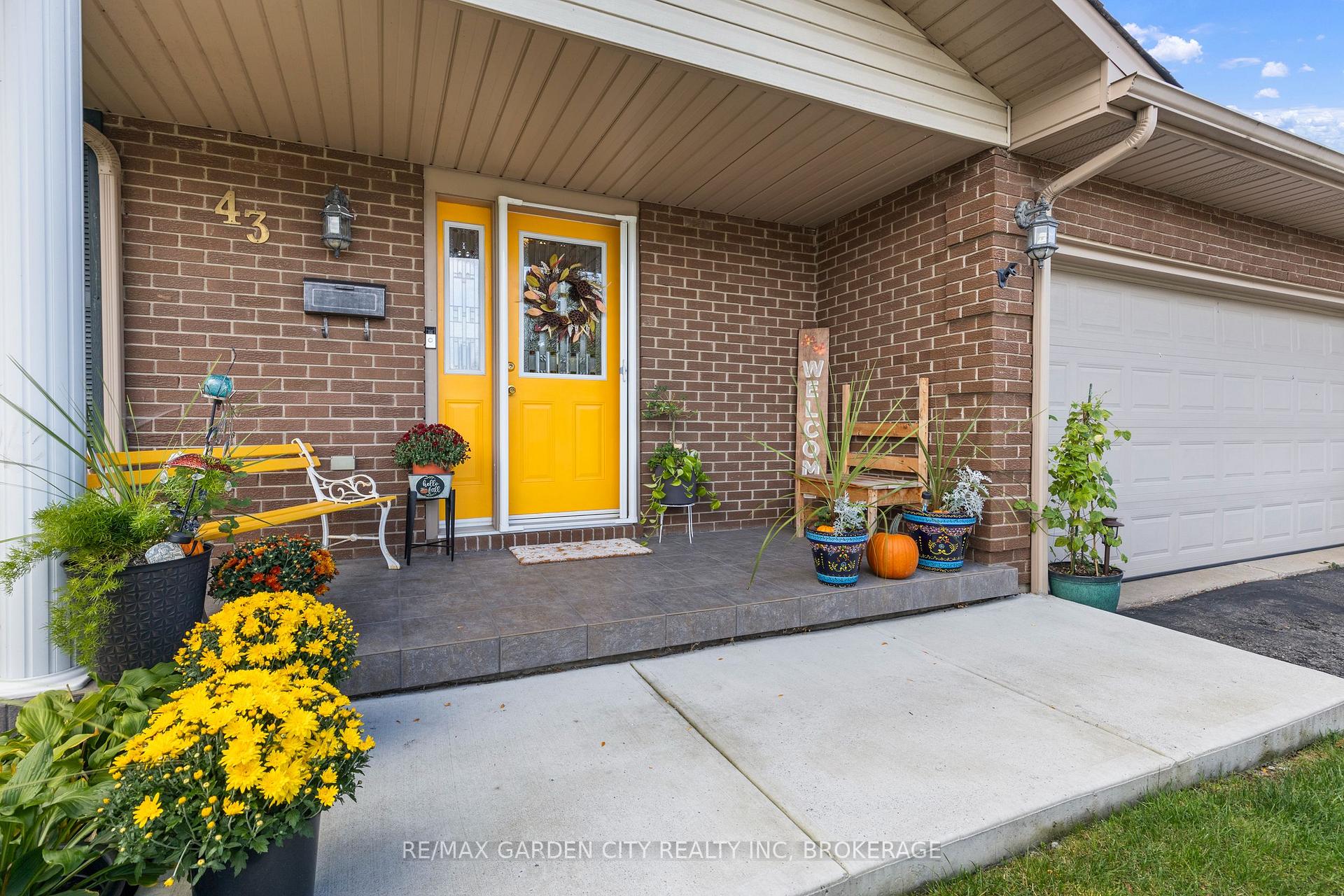 Photo 4 of 43 Capri Street, Thorold, Confederation Heights — HOMEH