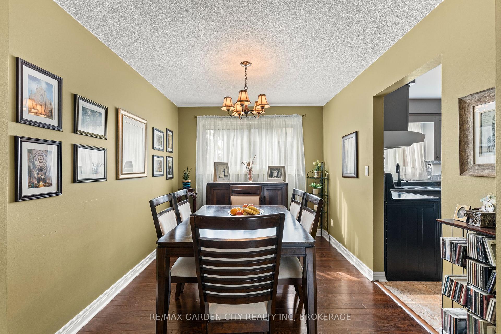 Photo 10 of 43 Capri Street, Thorold, Confederation Heights — HOMEH