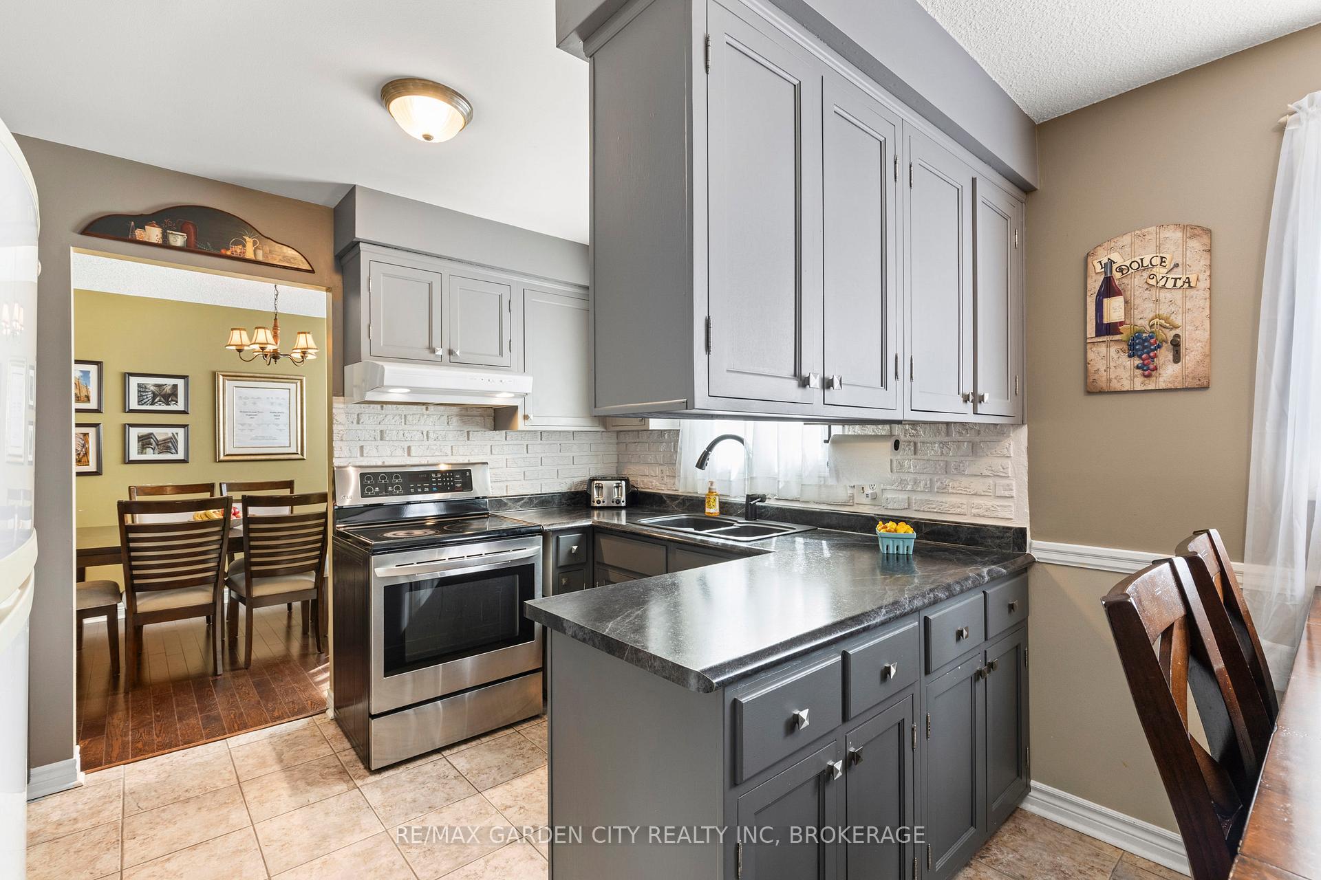 Photo 12 of 43 Capri Street, Thorold, Confederation Heights — HOMEH