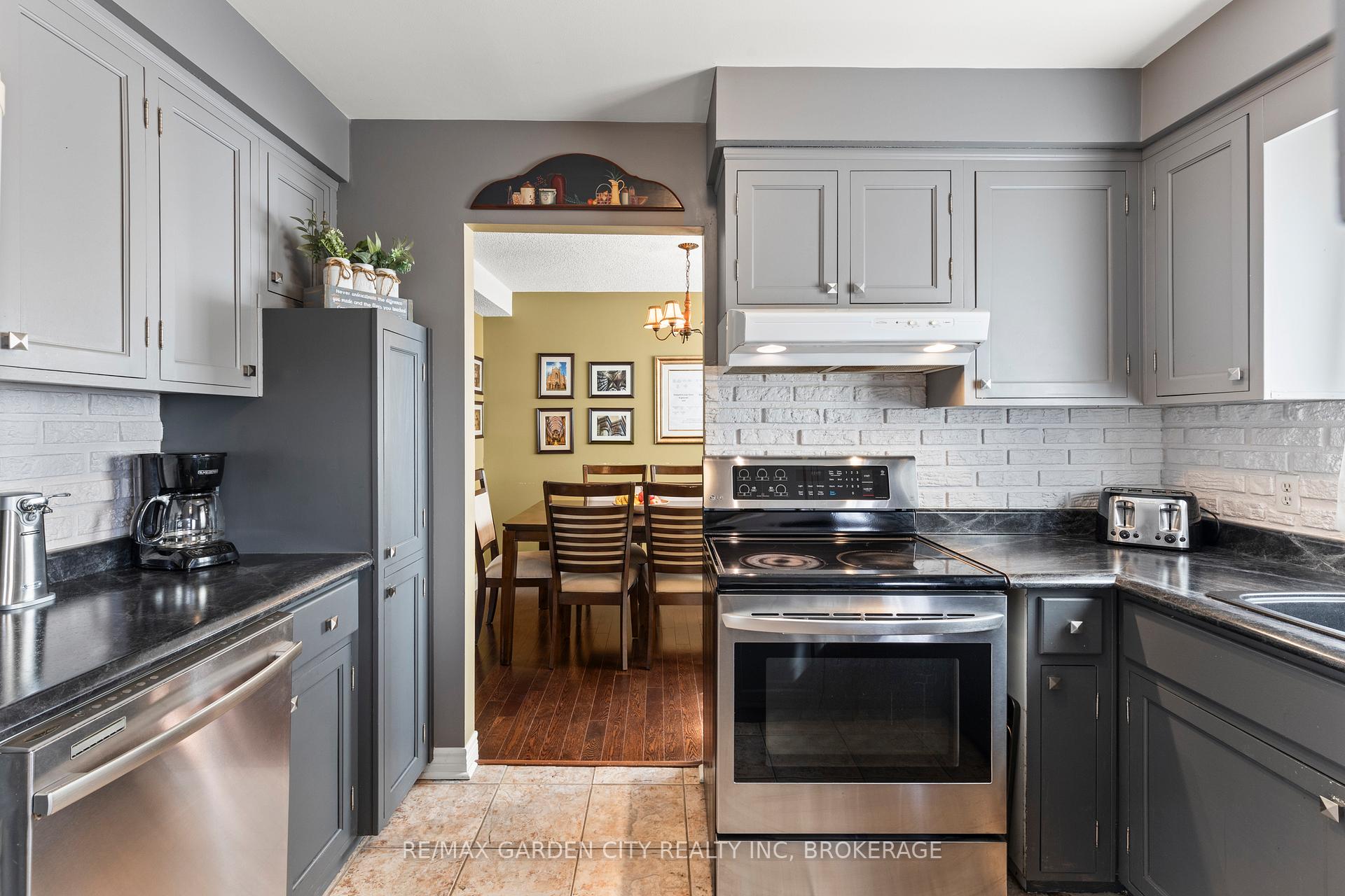 Photo 13 of 43 Capri Street, Thorold, Confederation Heights — HOMEH