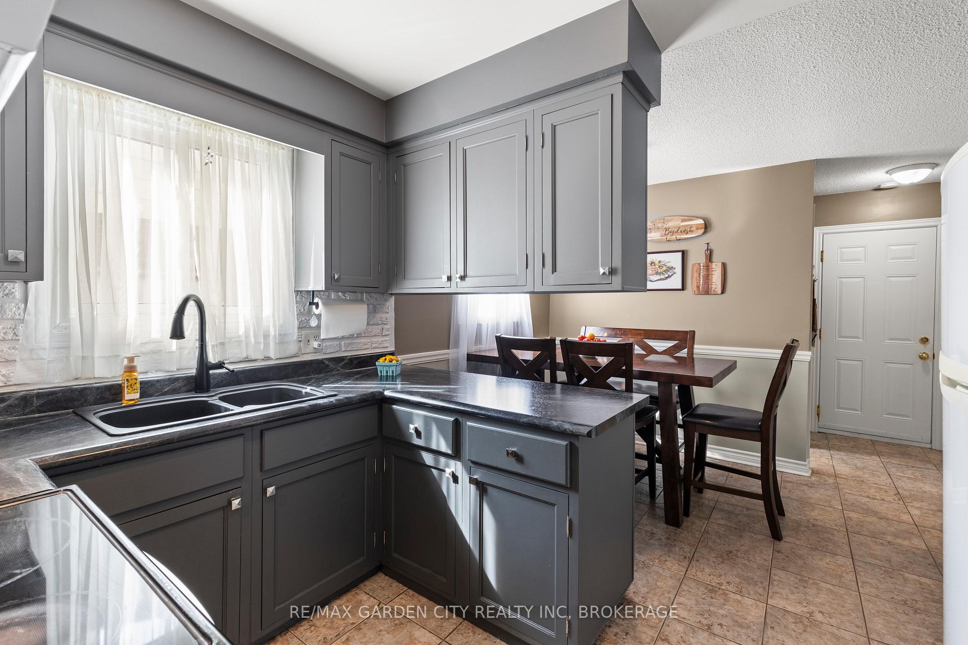 Photo 14 of 43 Capri Street, Thorold, Confederation Heights — HOMEH