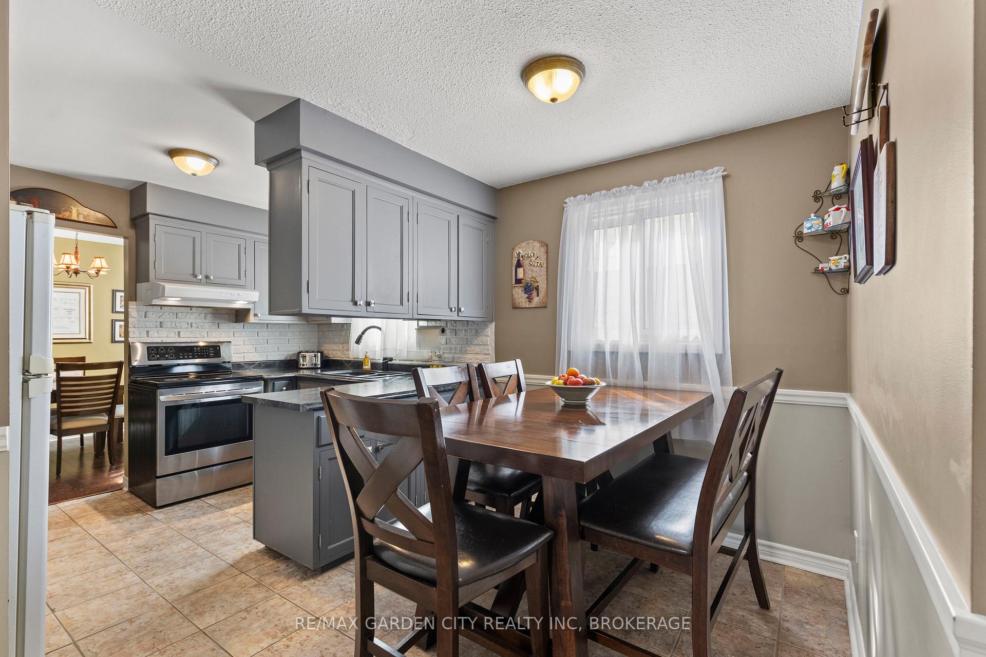 Photo 15 of 43 Capri Street, Thorold, Confederation Heights — HOMEH