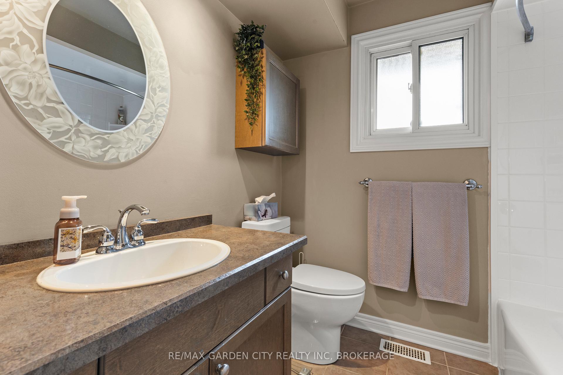 Photo 22 of 43 Capri Street, Thorold, Confederation Heights — HOMEH