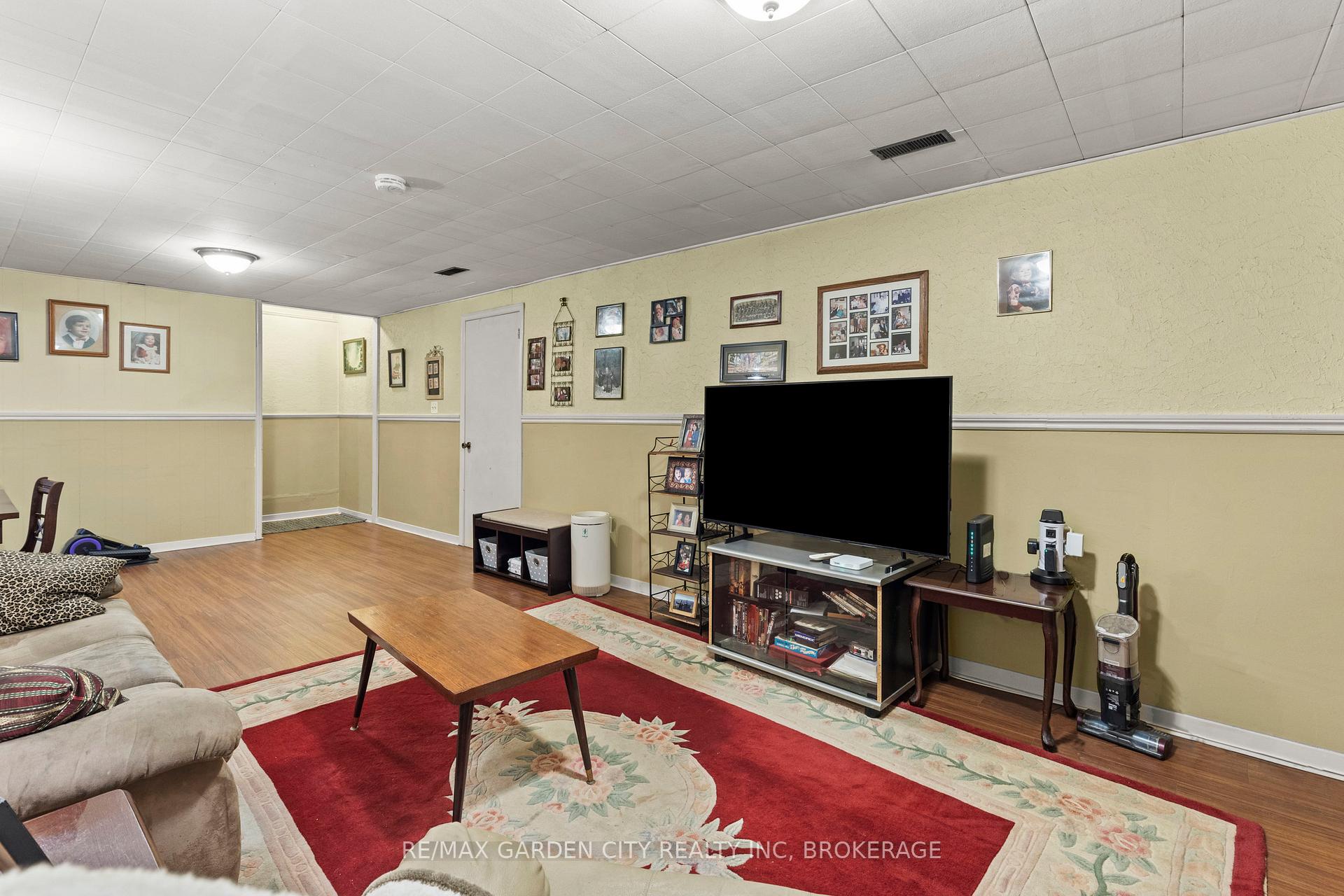 Photo 24 of 43 Capri Street, Thorold, Confederation Heights — HOMEH
