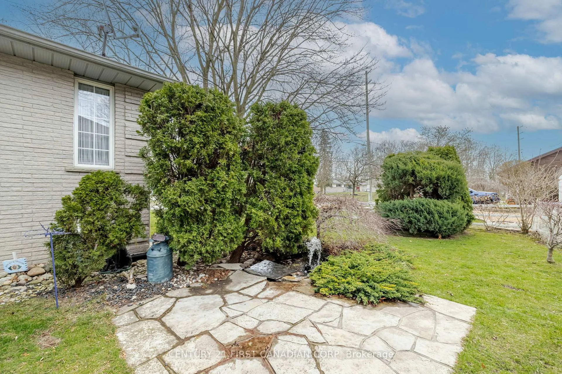 Photo 14 of 196 Hull Road, Strathroy-Caradoc, NE — HOMEH