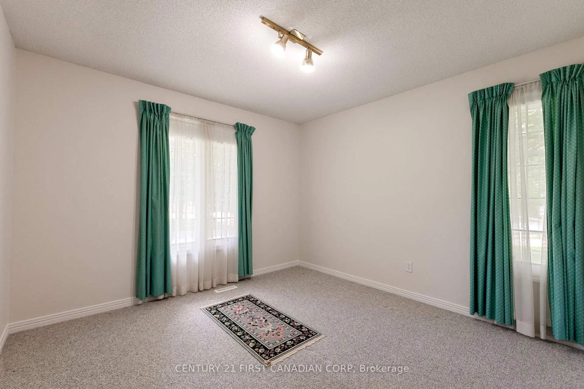 Photo 120 of 196 Hull Road, Strathroy-Caradoc, NE — HOMEH