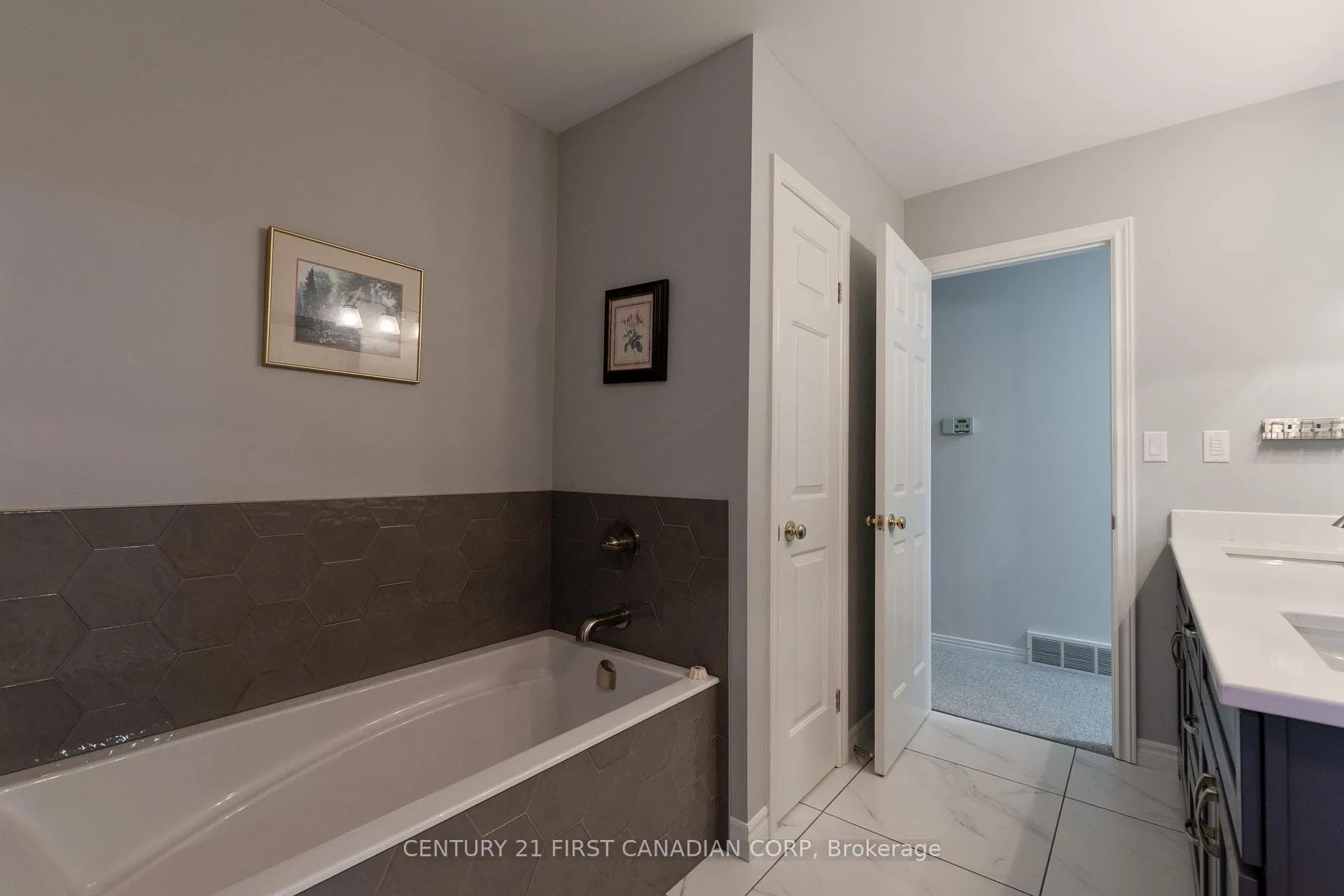Photo 143 of 196 Hull Road, Strathroy-Caradoc, NE — HOMEH