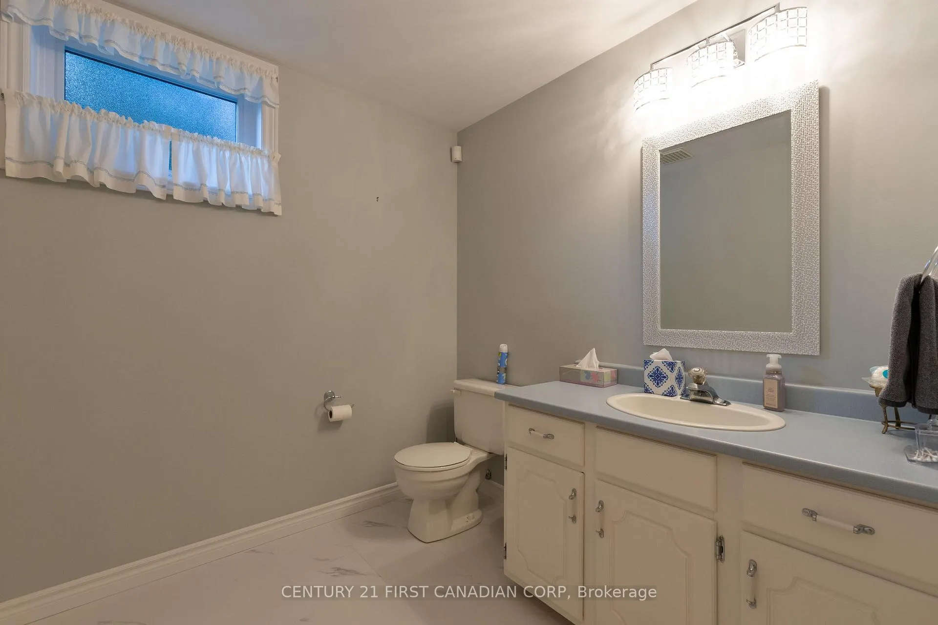 Photo 184 of 196 Hull Road, Strathroy-Caradoc, NE — HOMEH