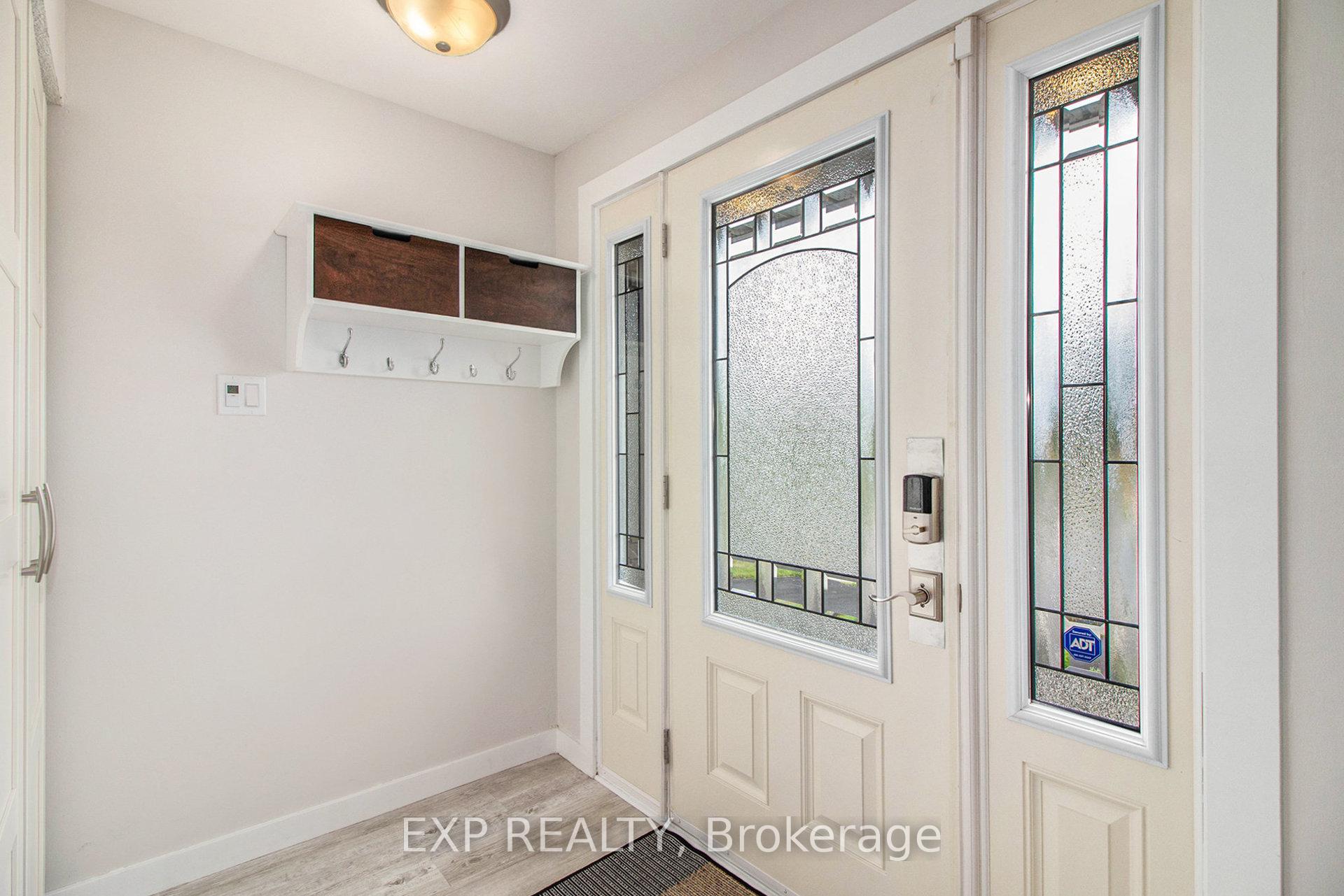 Photo 4 of 406 Woodfield Drive, Ottawa, Tanglewood — HOMEH