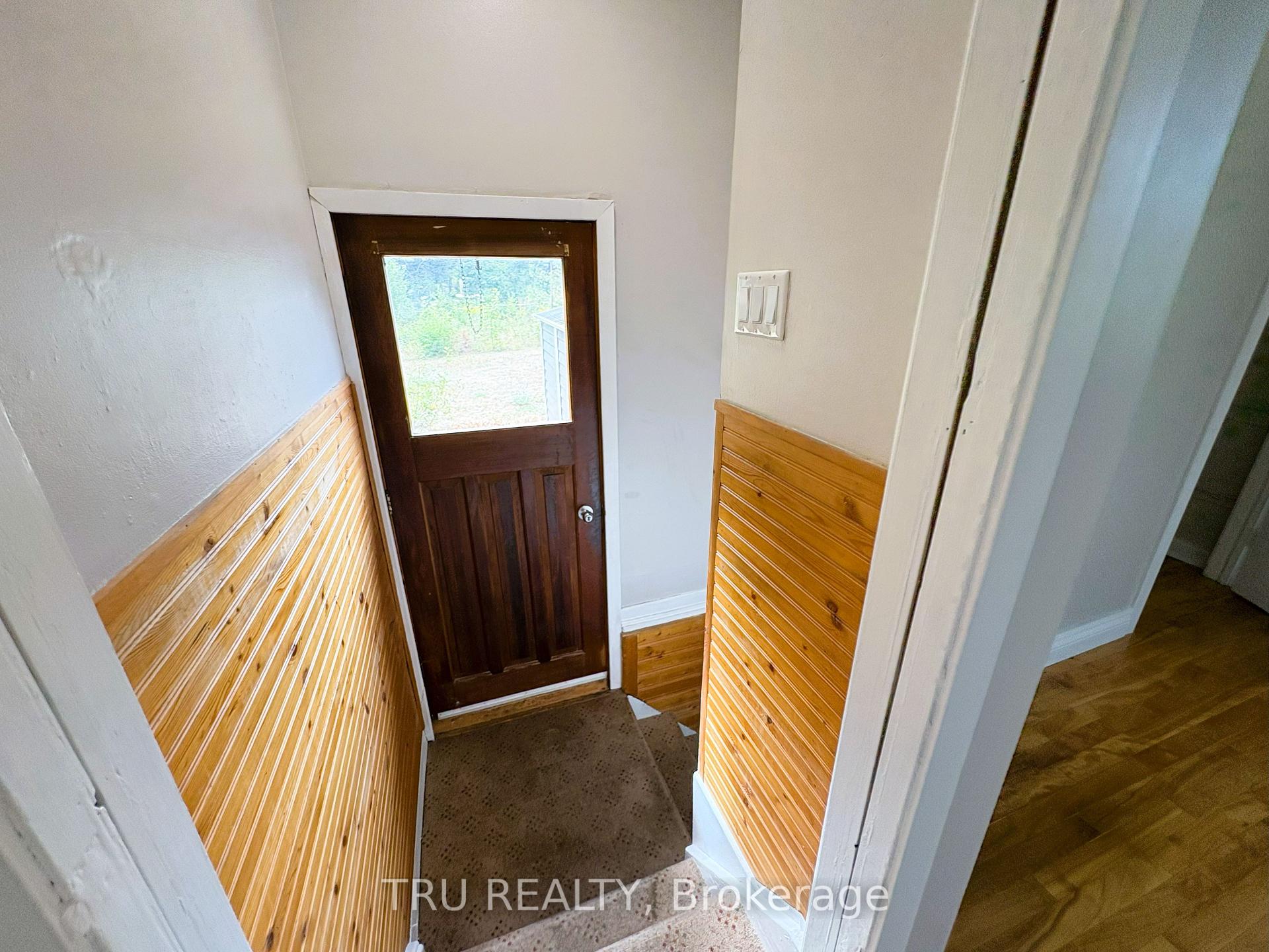 Photo 18 of 16 Sandy Avenue S, Ottawa, Merivale Gardens — HOMEH