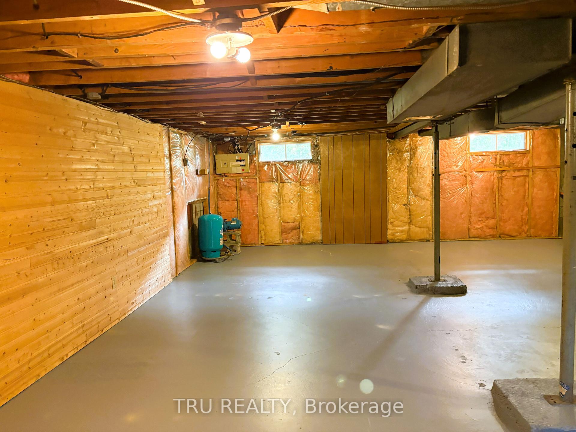 Photo 19 of 16 Sandy Avenue S, Ottawa, Merivale Gardens — HOMEH