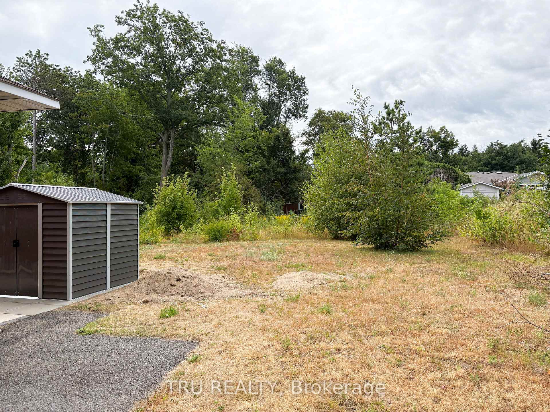 Photo 20 of 16 Sandy Avenue S, Ottawa, Merivale Gardens — HOMEH