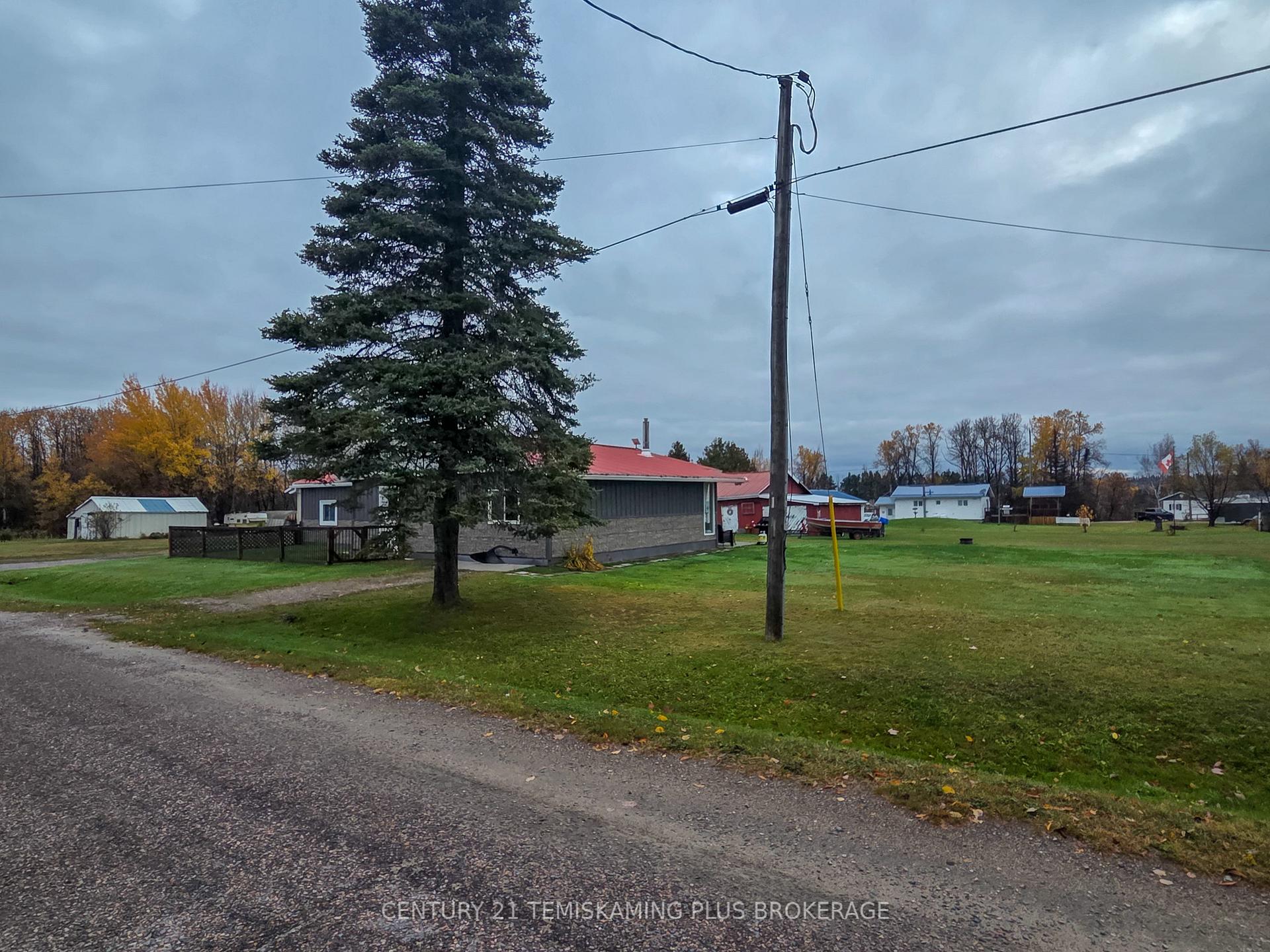 Photo 3 of 28 Fifth Street, Timiskaming, TIM - Outside - Rural — HOMEH