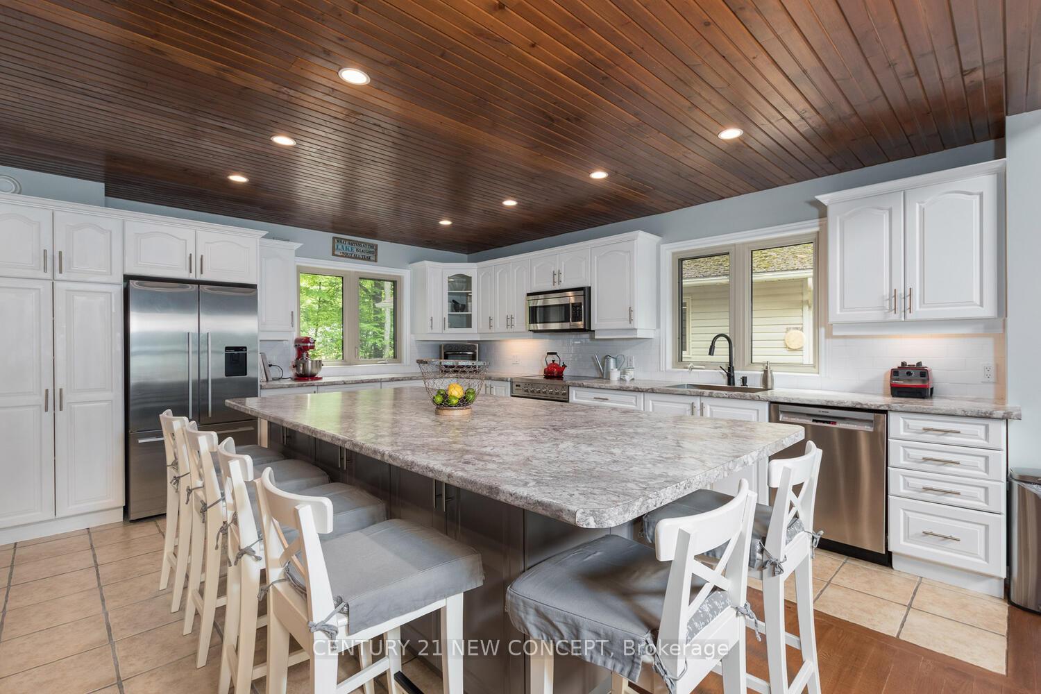 Photo 3 of 247 Islandview, Tay Valley, Bathurst/Burgess & Sherbrooke (North Burgess) Twp — HOMEH