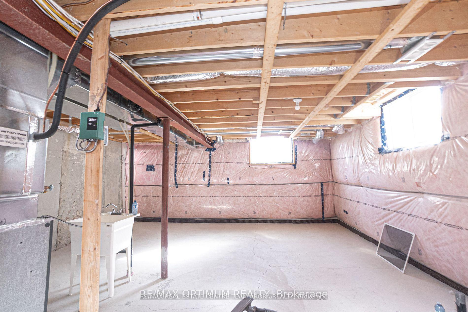 Photo 19 of 112 Bur Oak Drive, Thorold, Confederation Heights — HOMEH