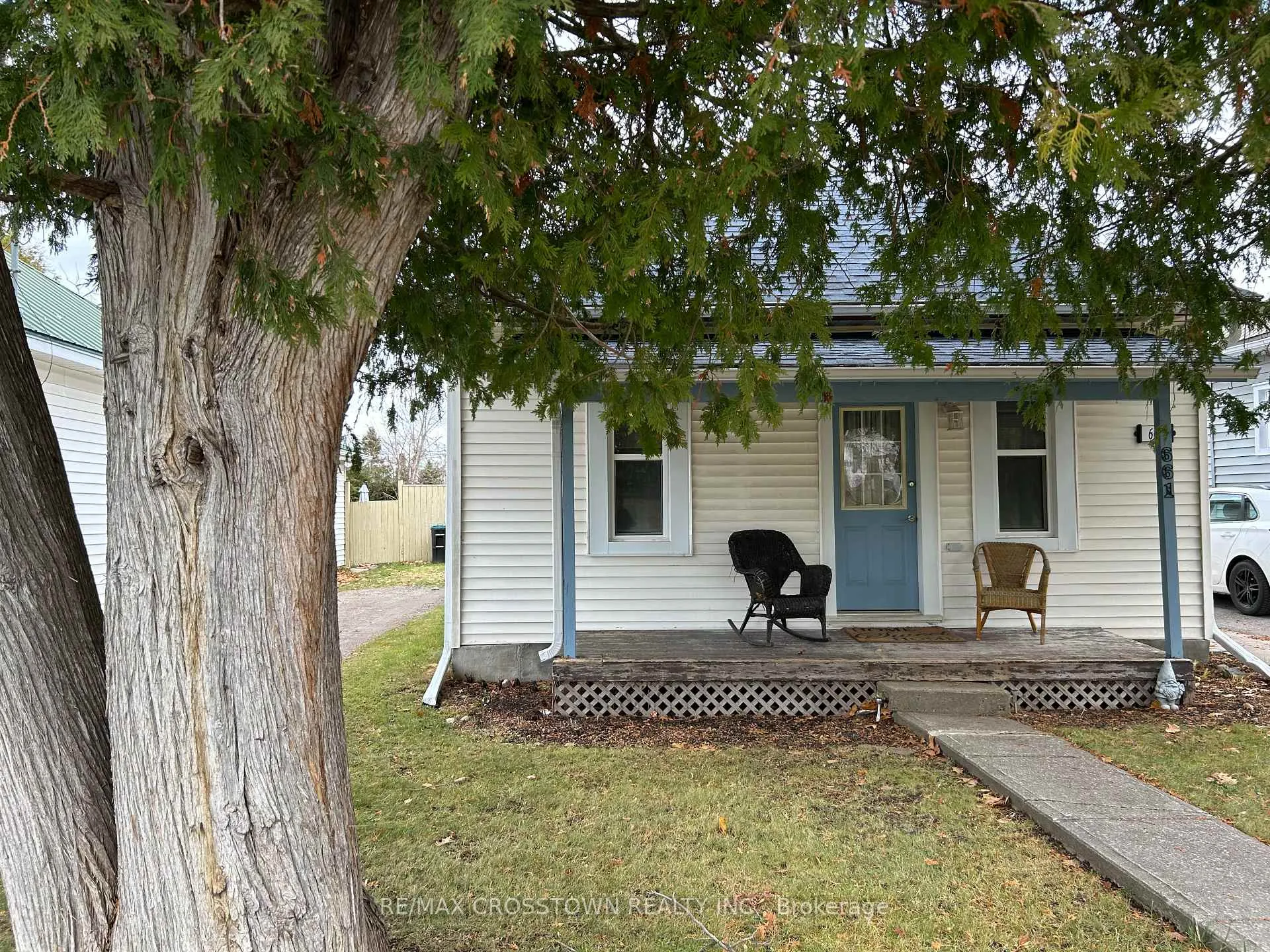 Photo 2 of 661 Fourth Avenue, Tay, Port McNicoll — HOMEH