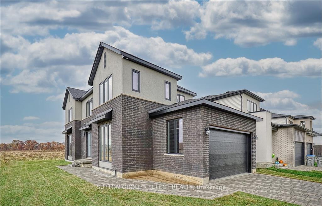 Photo 2 of 19 Alexander Circle, Strathroy-Caradoc, SE — HOMEH