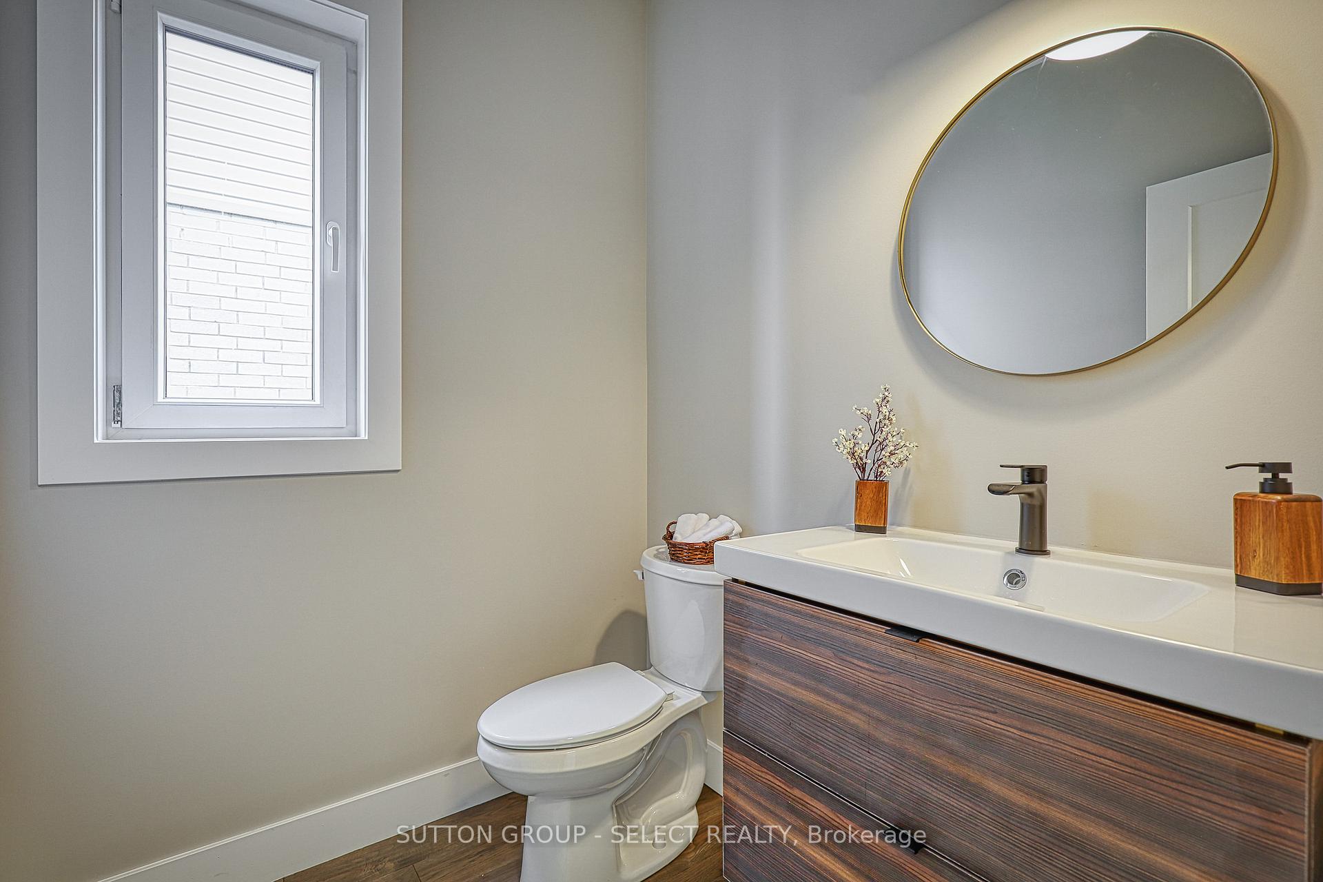 Photo 6 of 19 Alexander Circle, Strathroy-Caradoc, SE — HOMEH