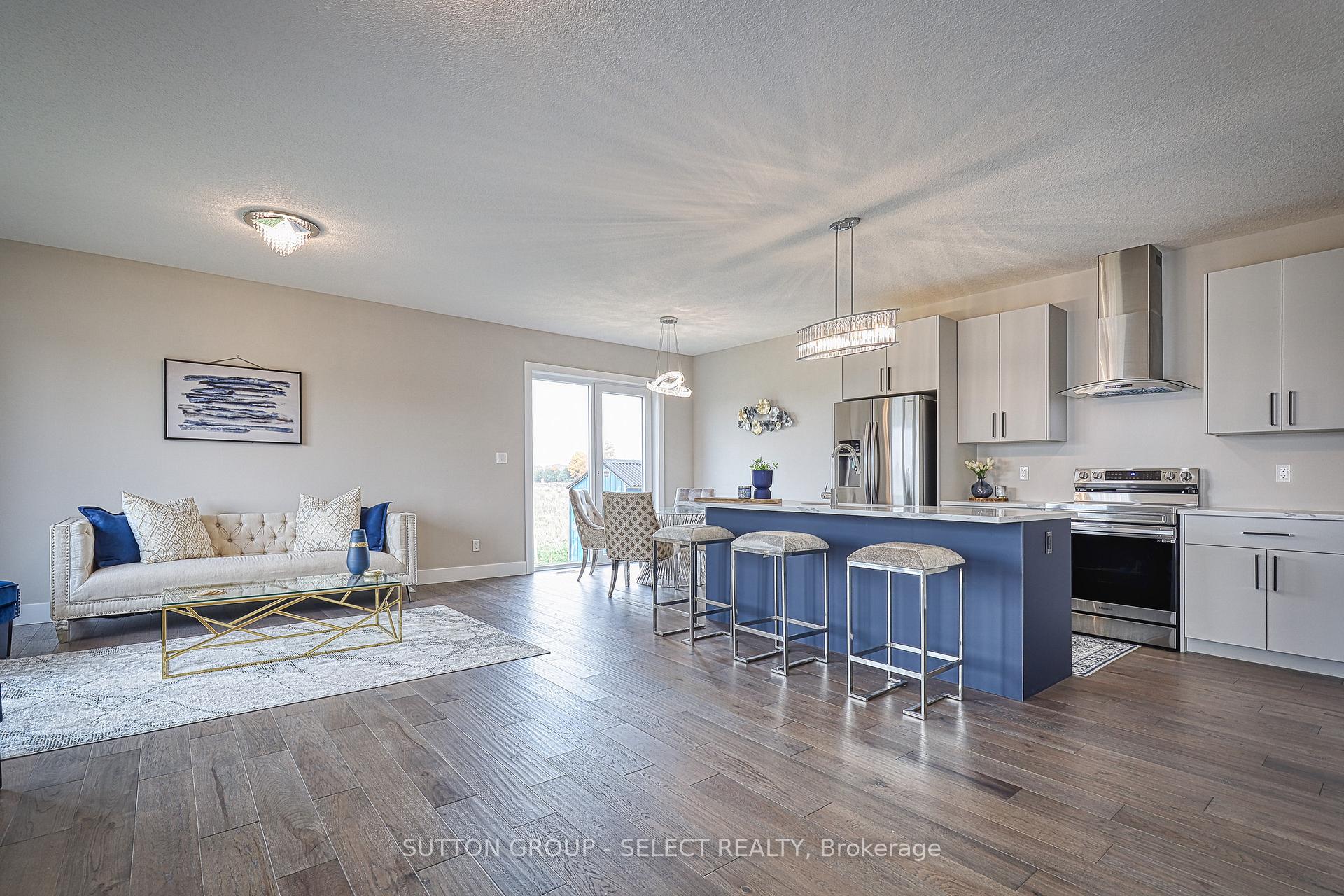 Photo 8 of 19 Alexander Circle, Strathroy-Caradoc, SE — HOMEH