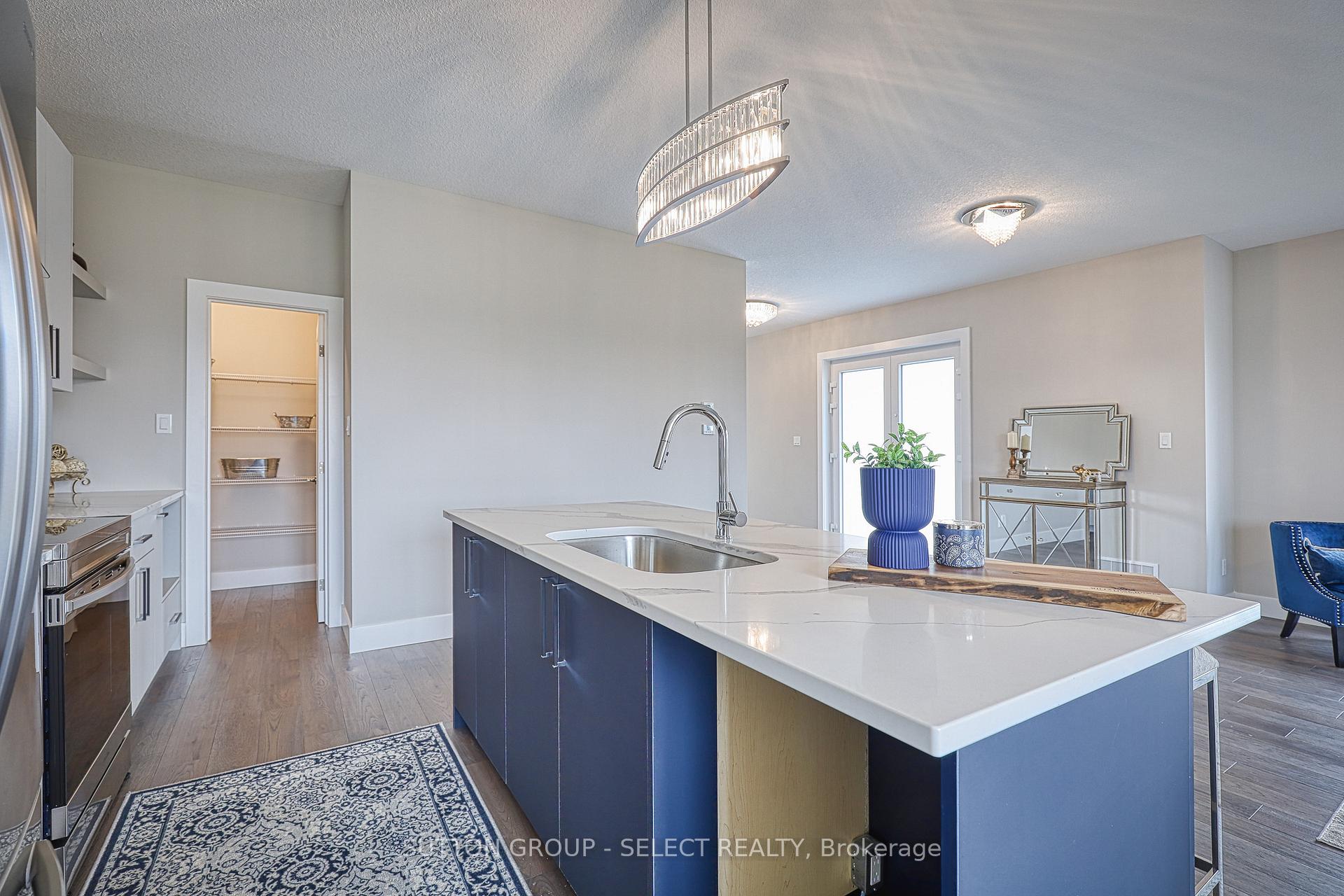 Photo 11 of 19 Alexander Circle, Strathroy-Caradoc, SE — HOMEH